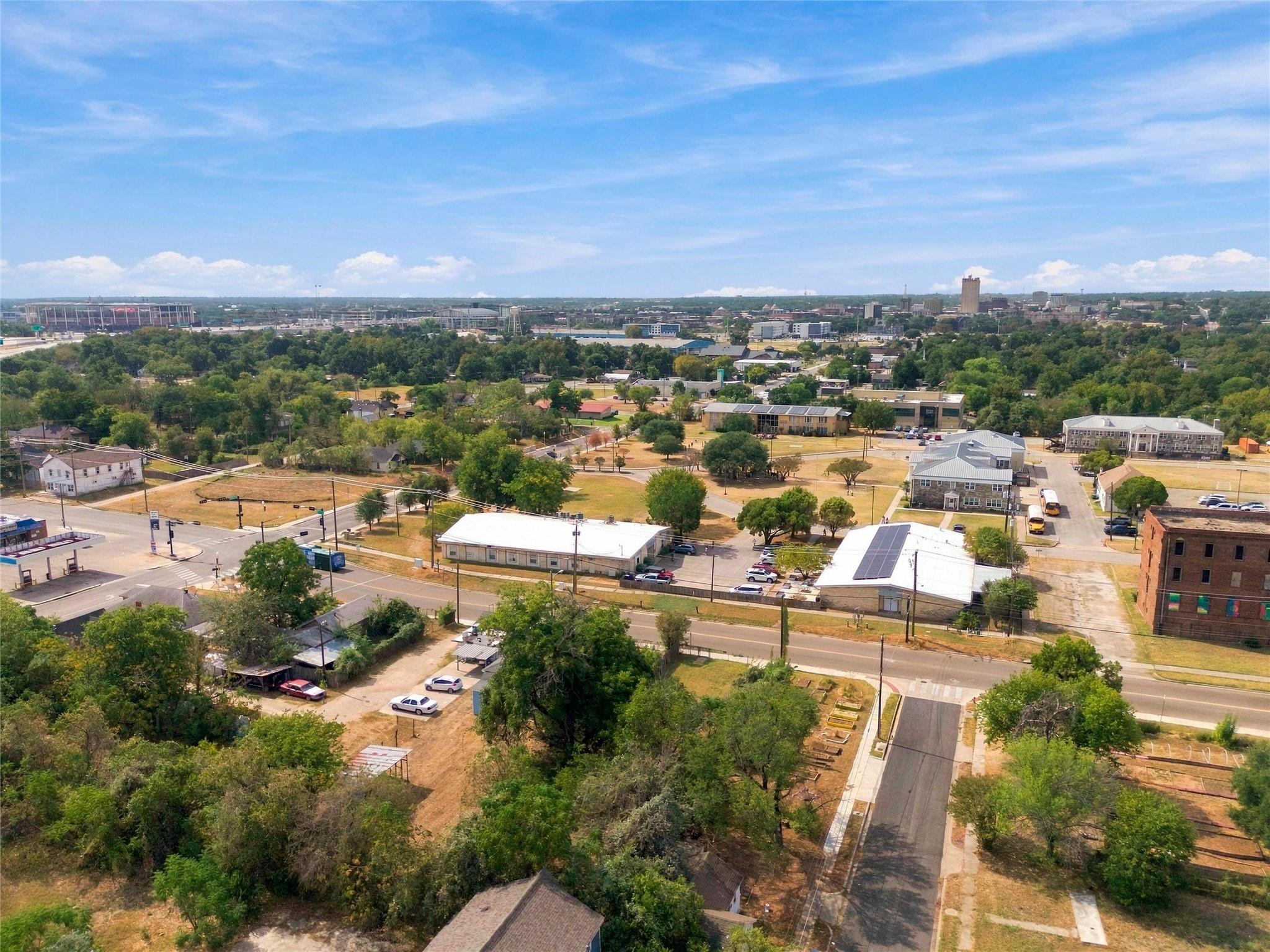 main property photo 9
