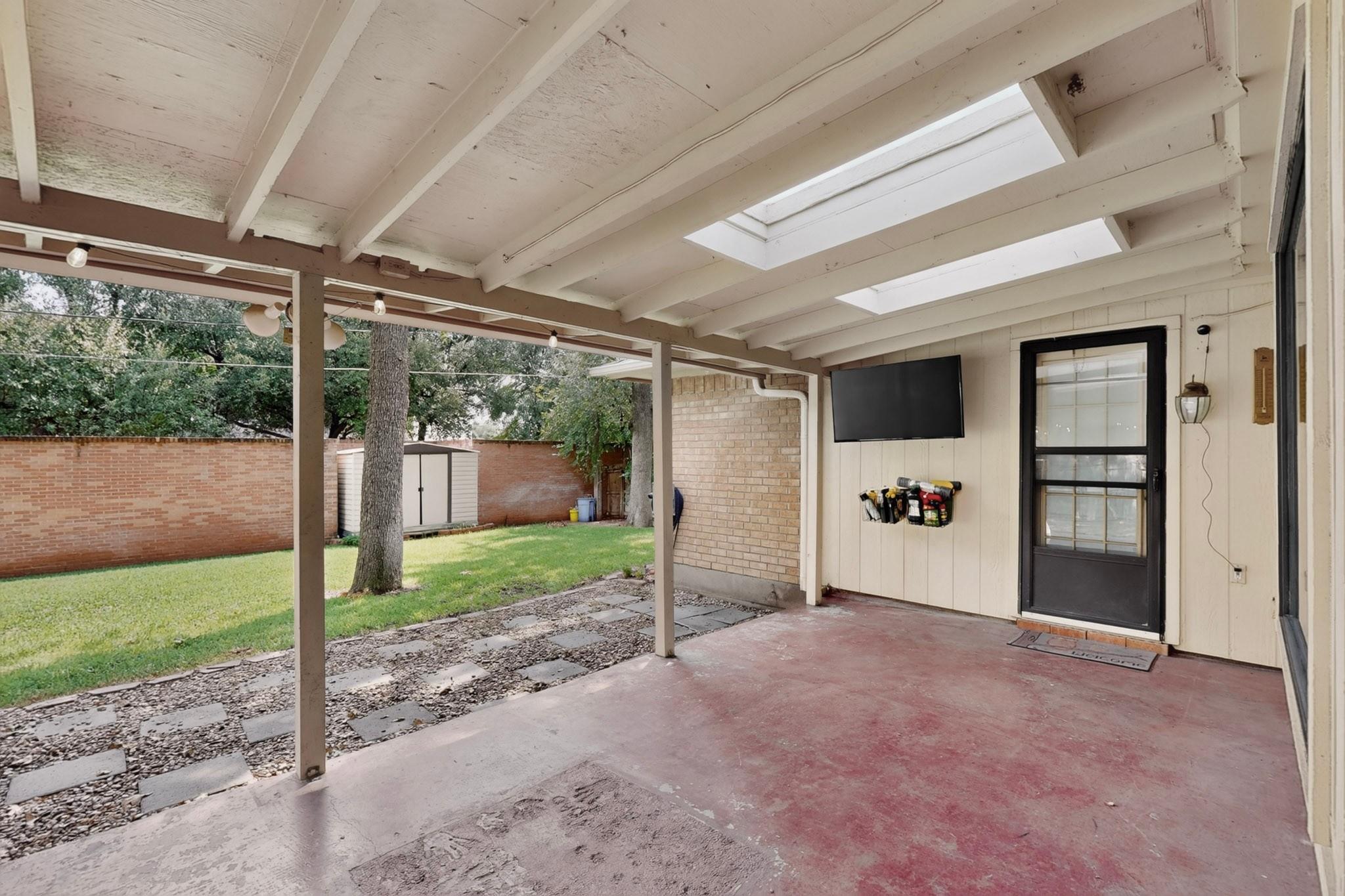 main property photo 32