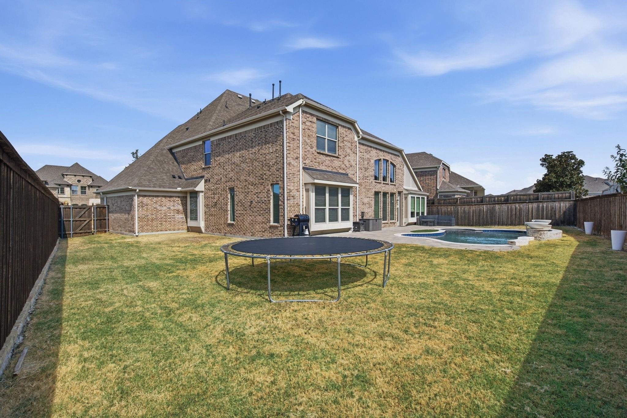 main property photo 34