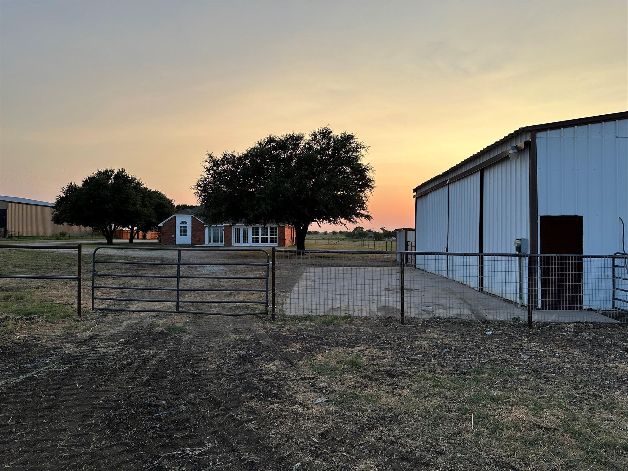 main property photo 13