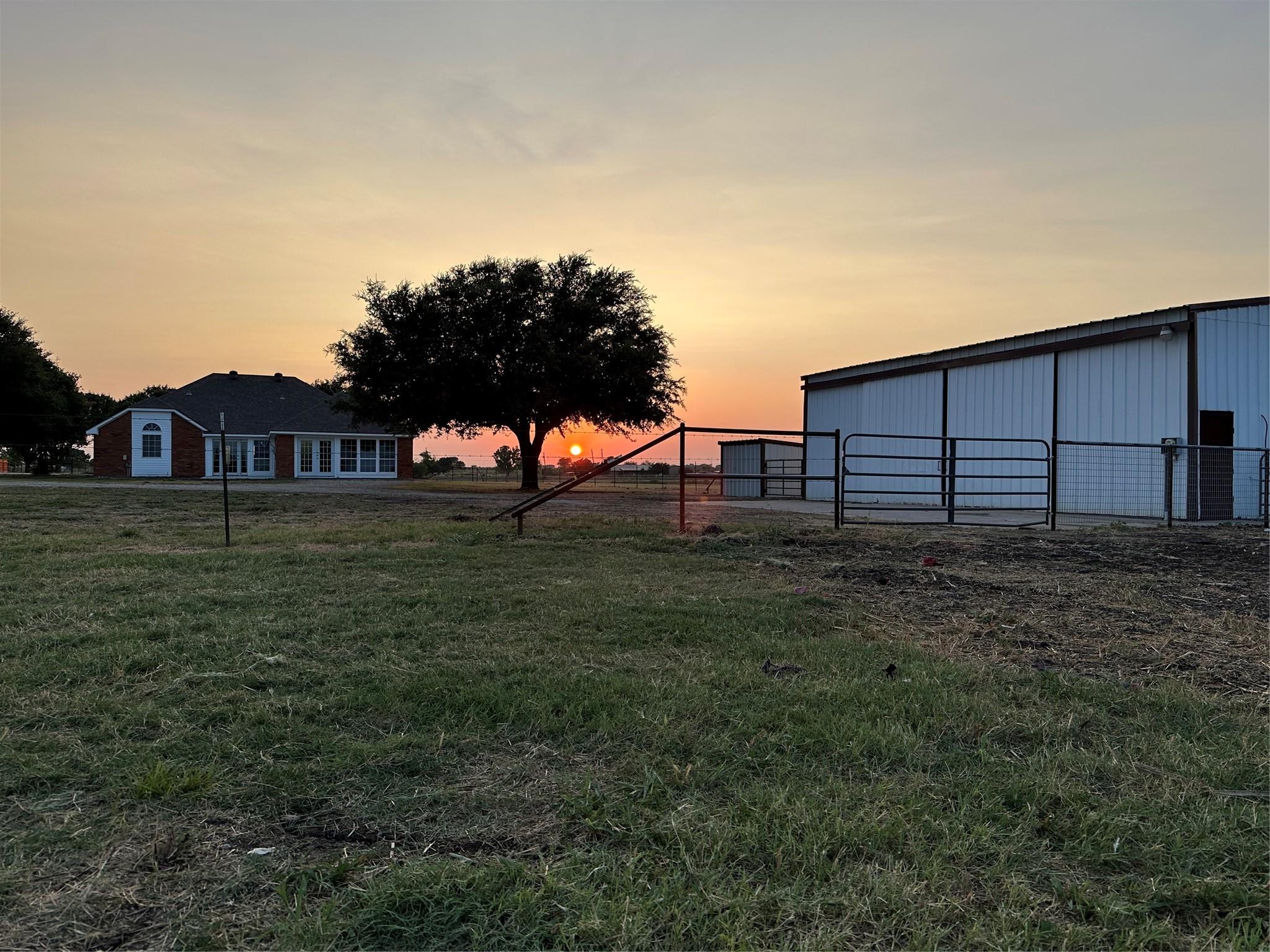 main property photo 14