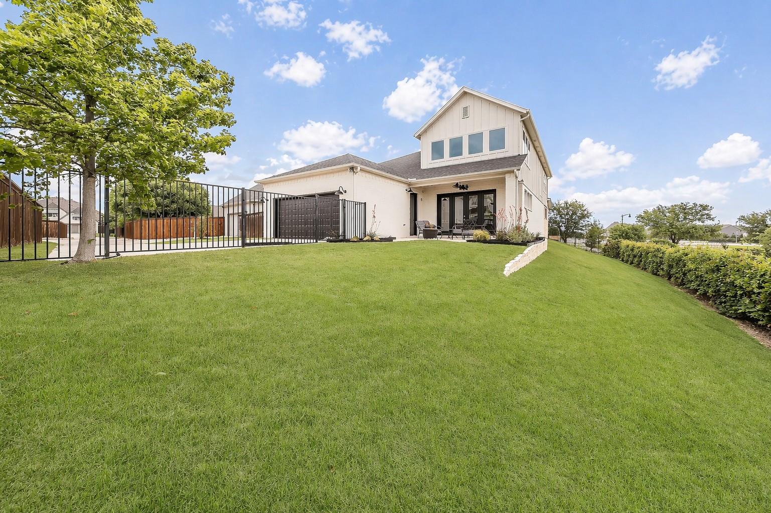 main property photo 23