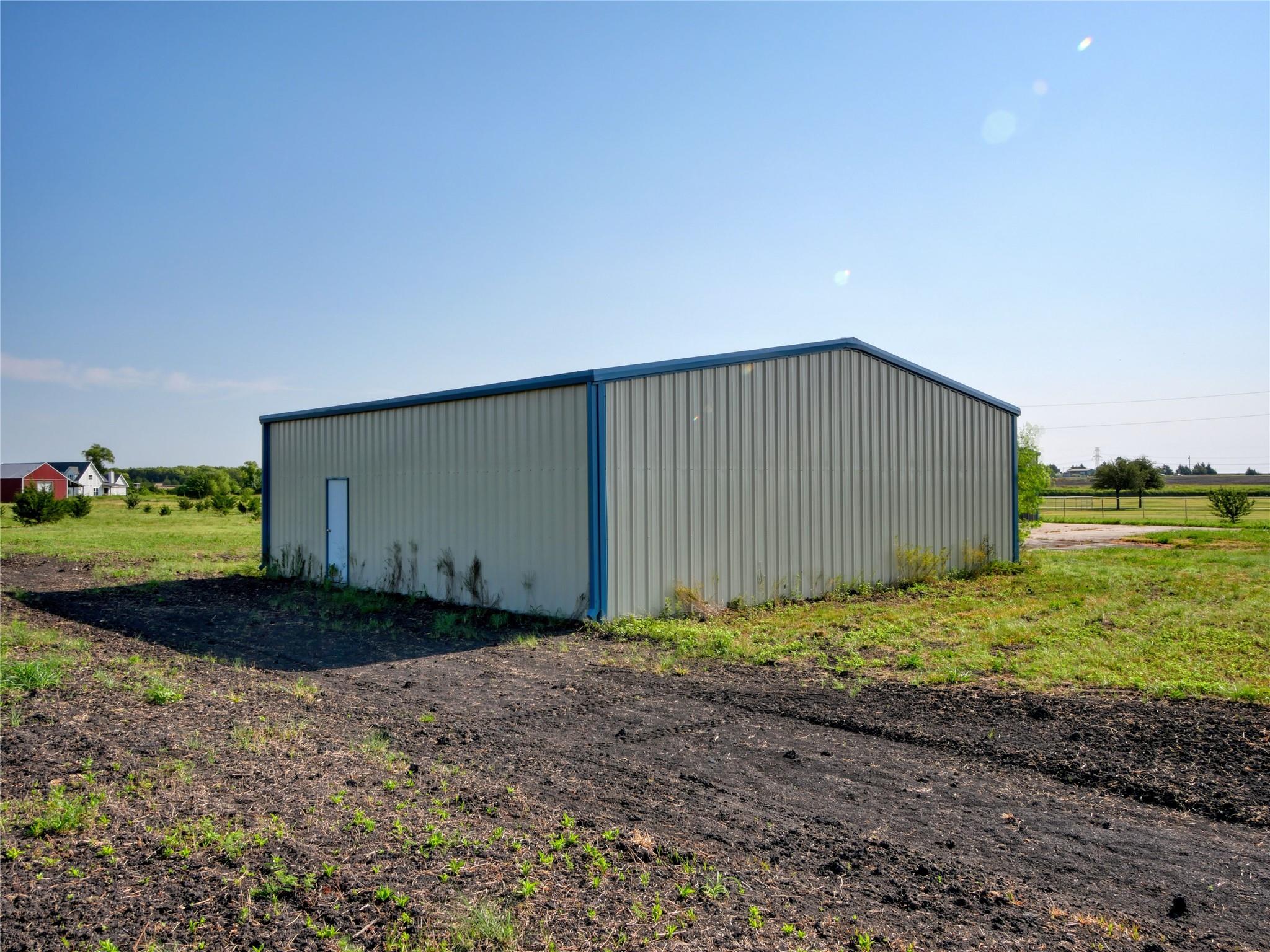 main property photo 13