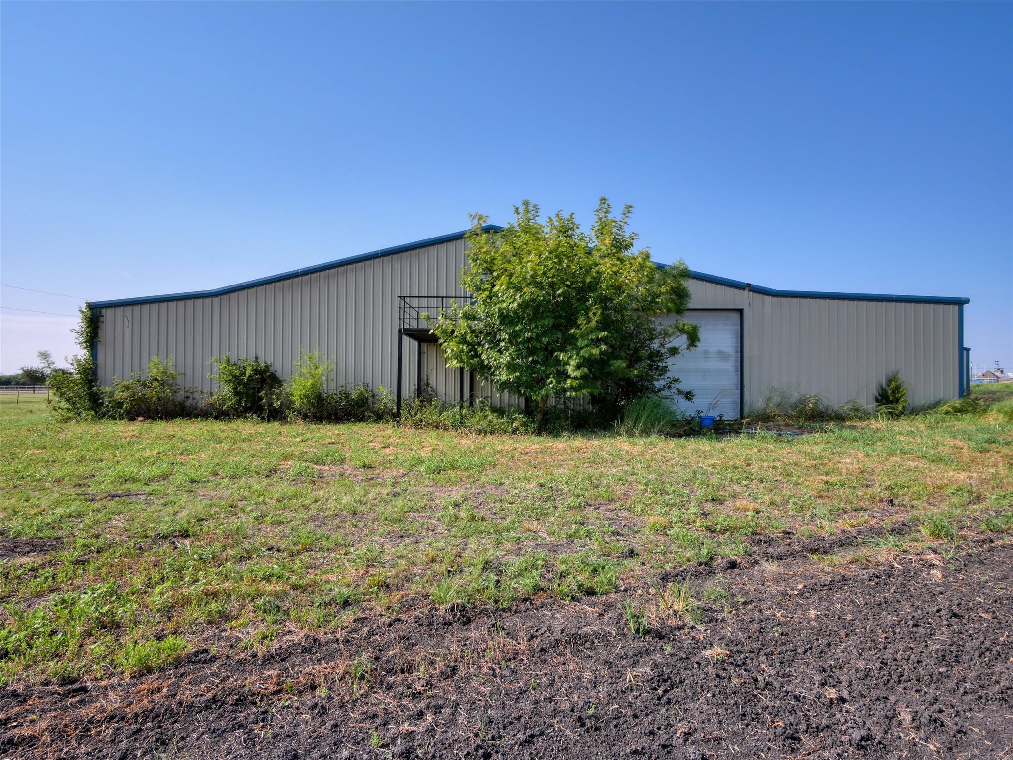 main property photo 18