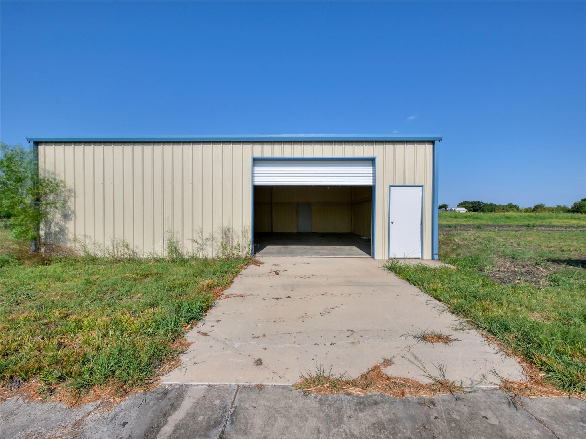 main property photo 3