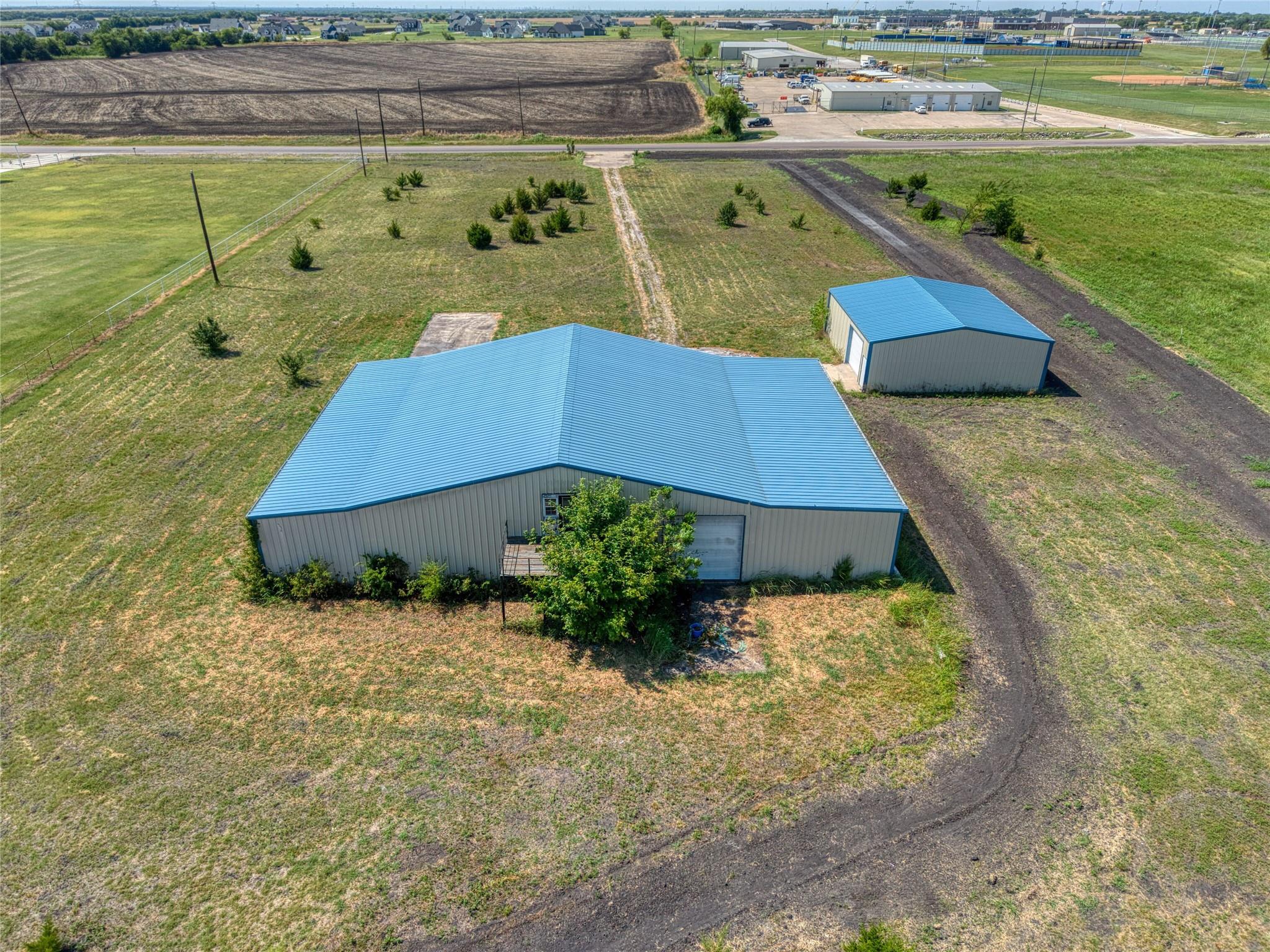 main property photo 9