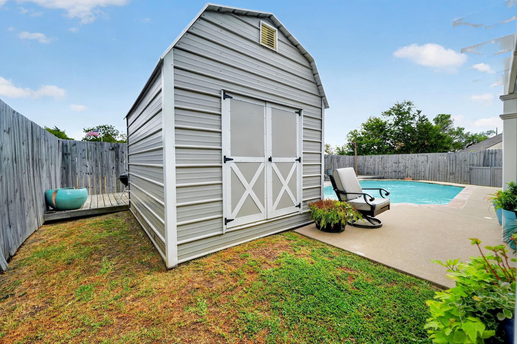 main property photo 14