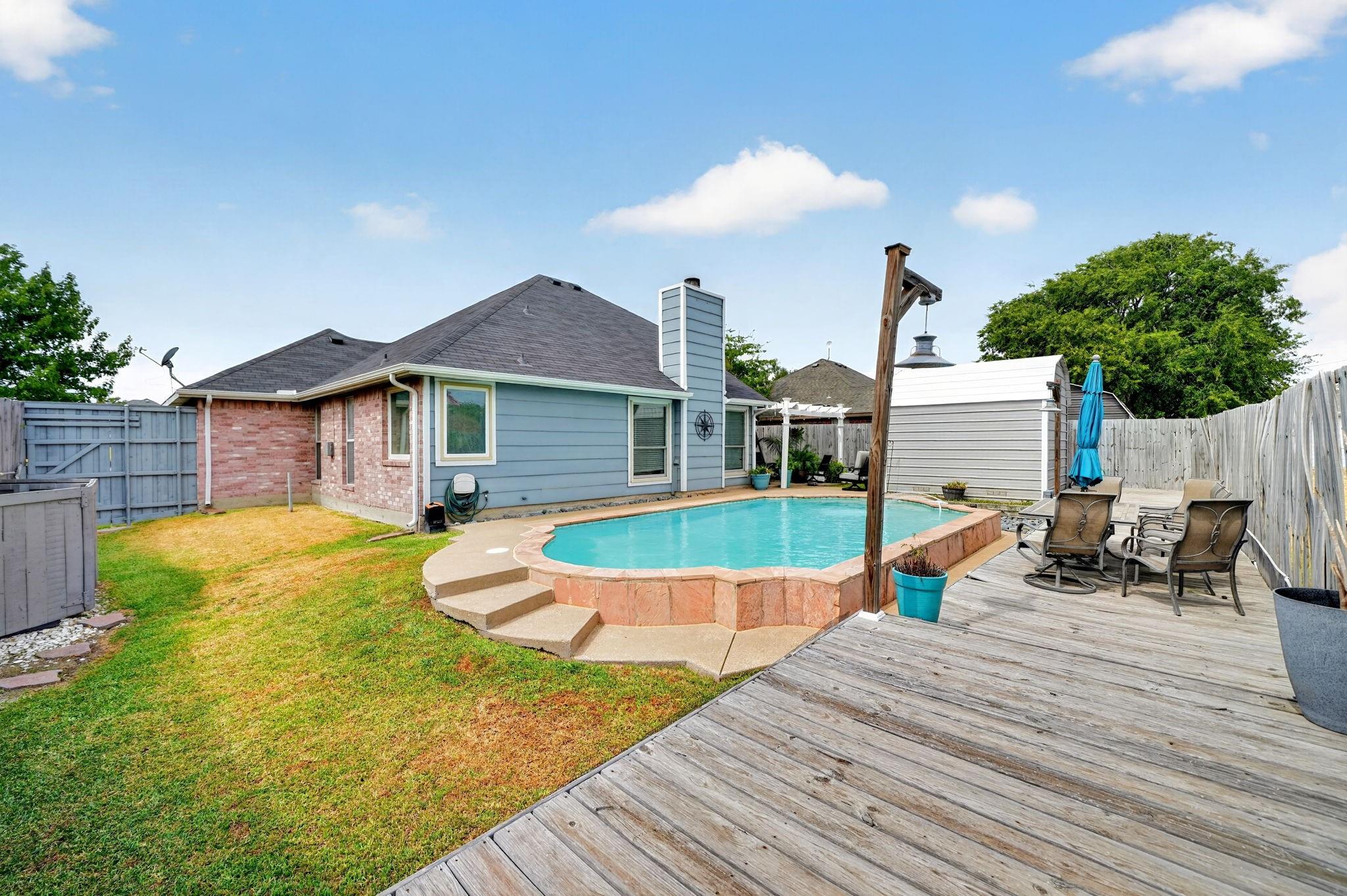 main property photo 8