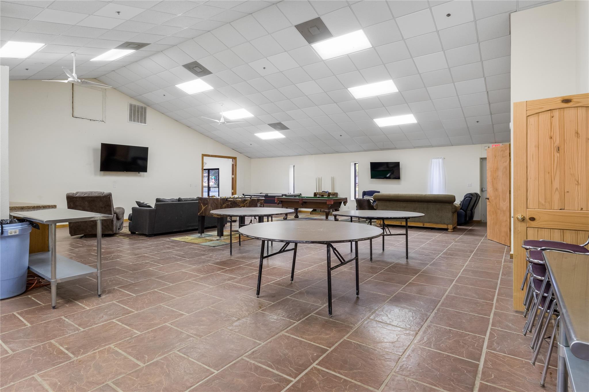 main property photo 36