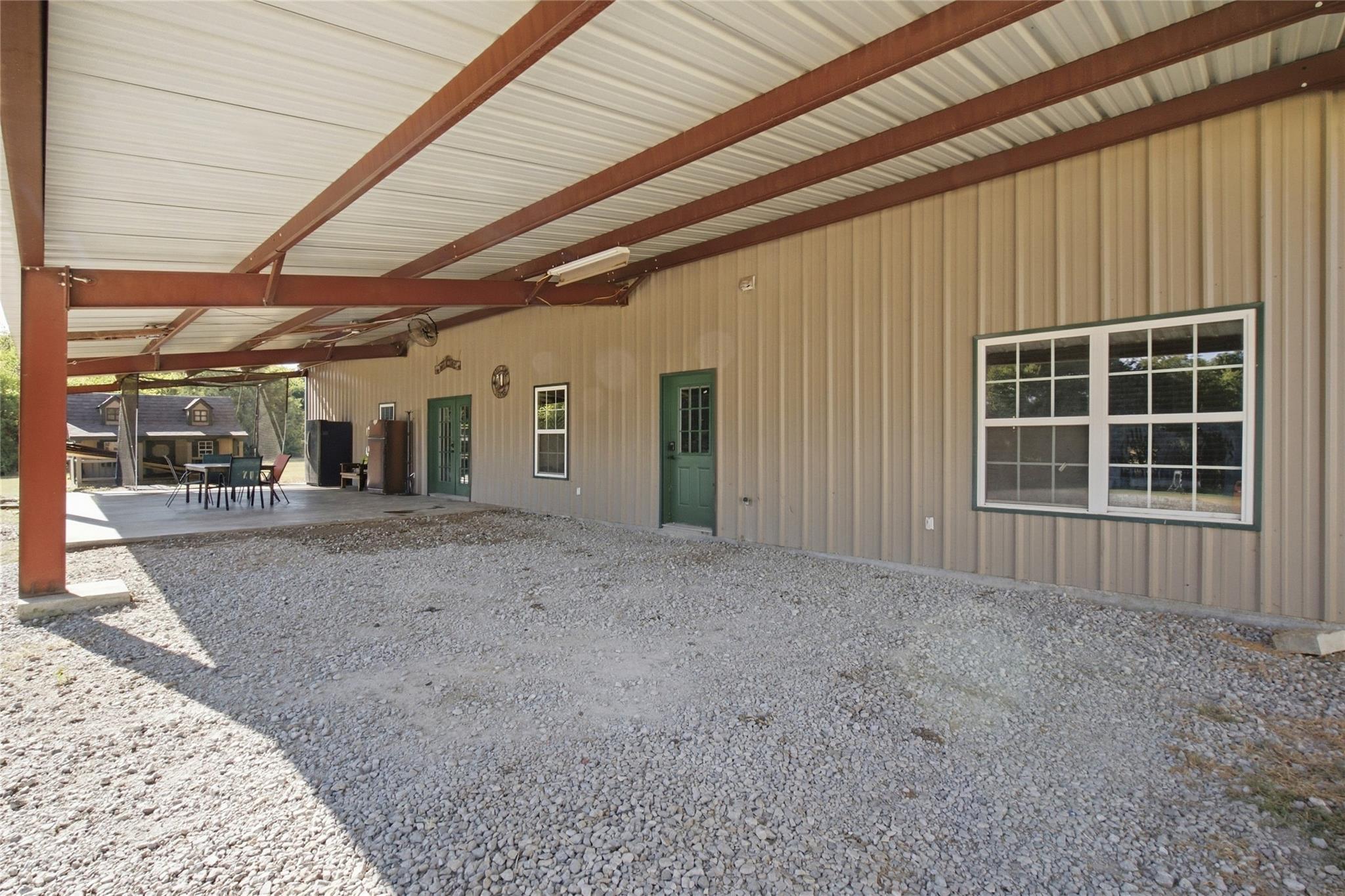 main property photo 12