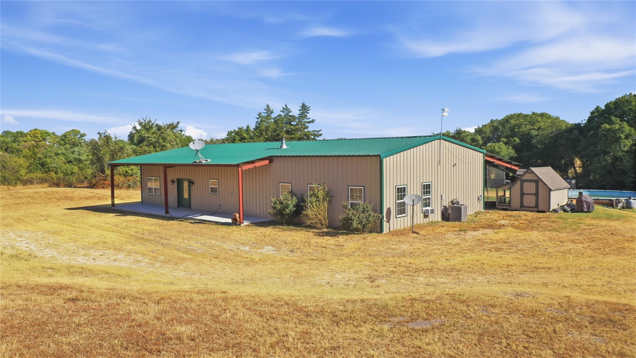 main property photo 14