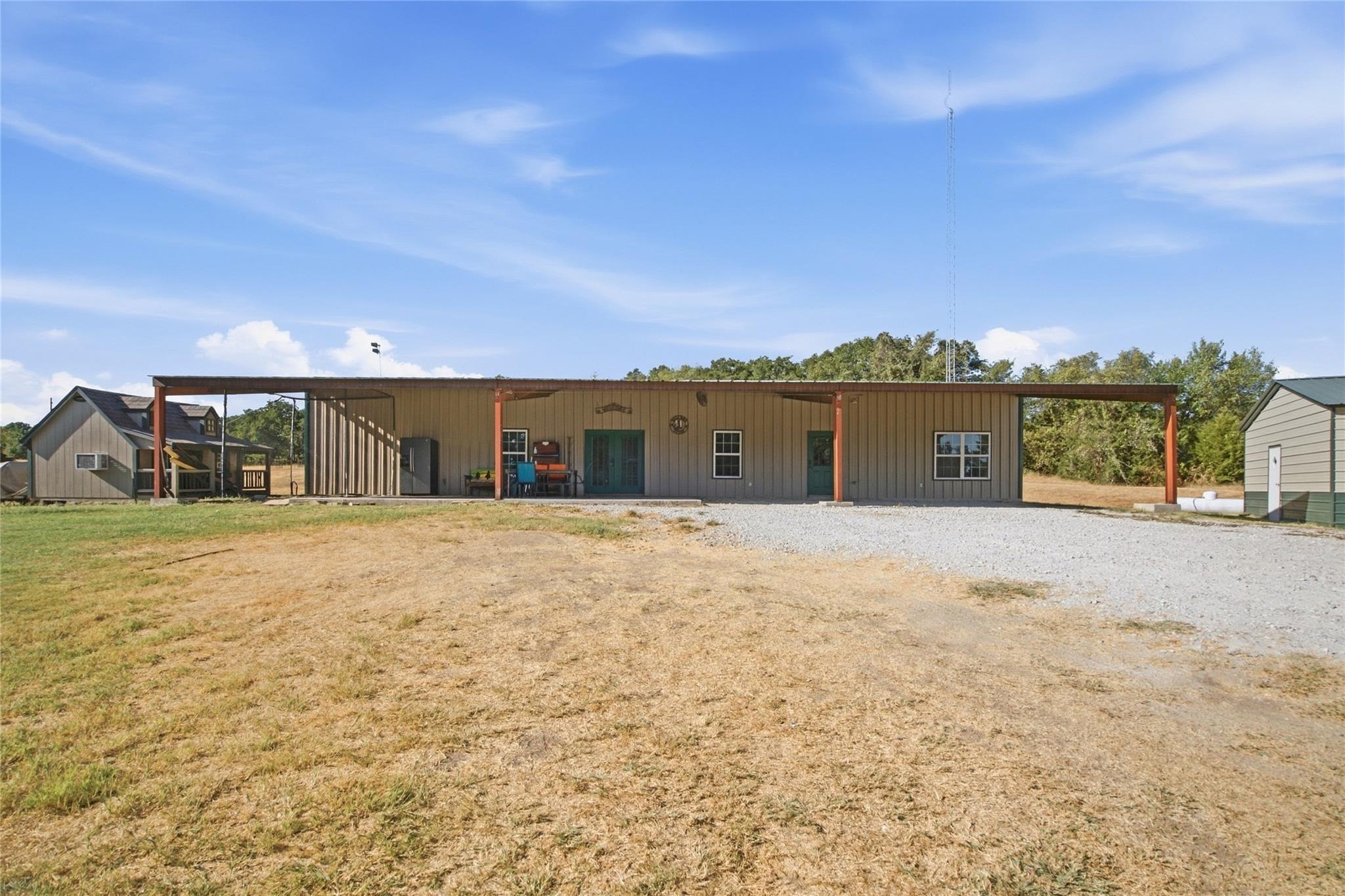 main property photo 16