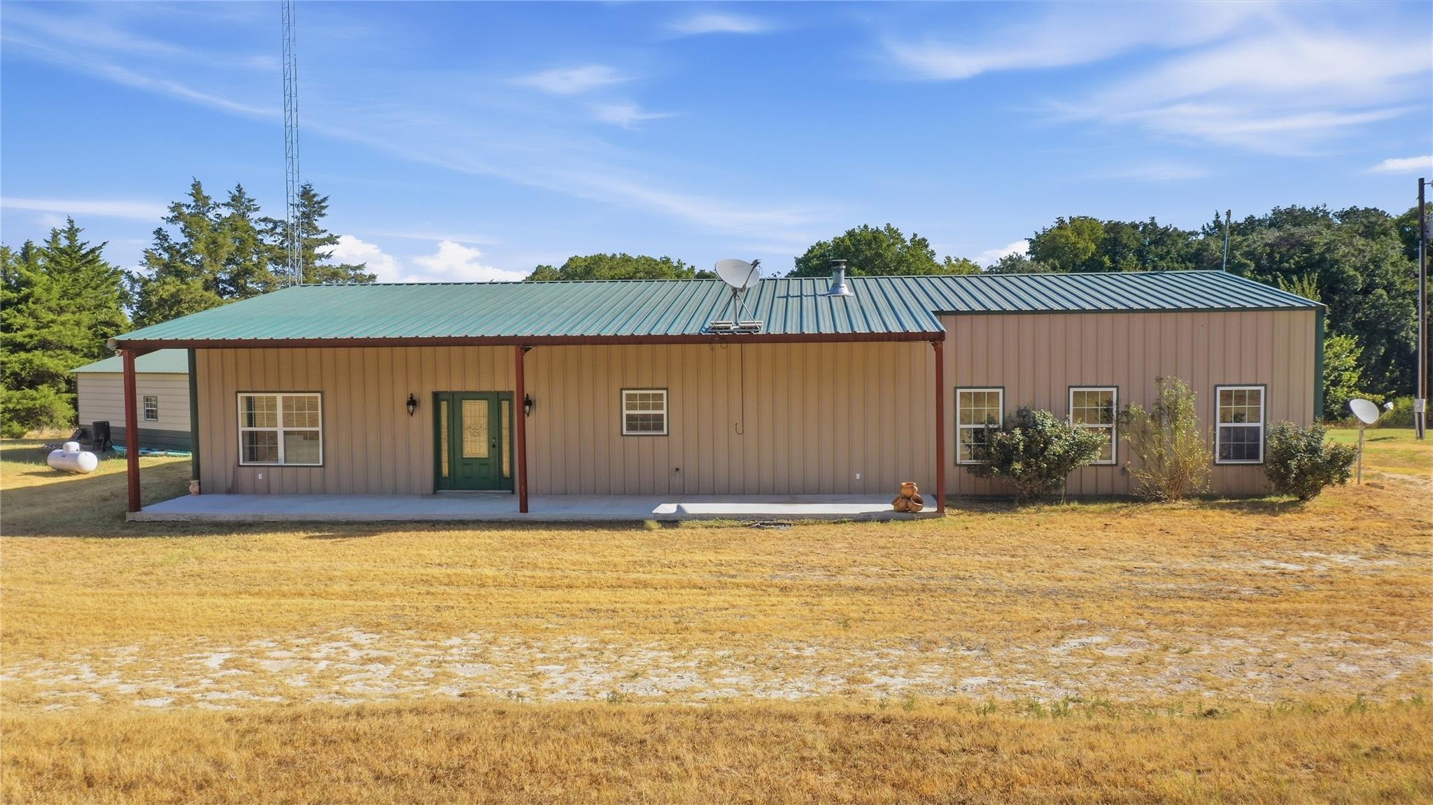 main property photo 17