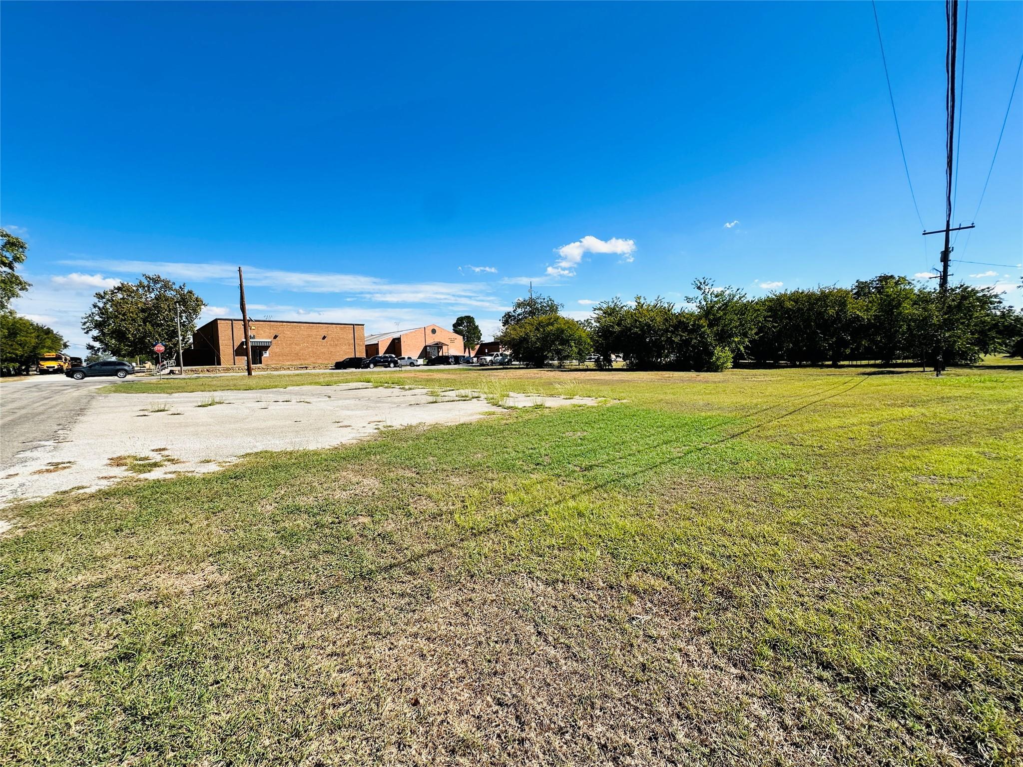 main property photo 3