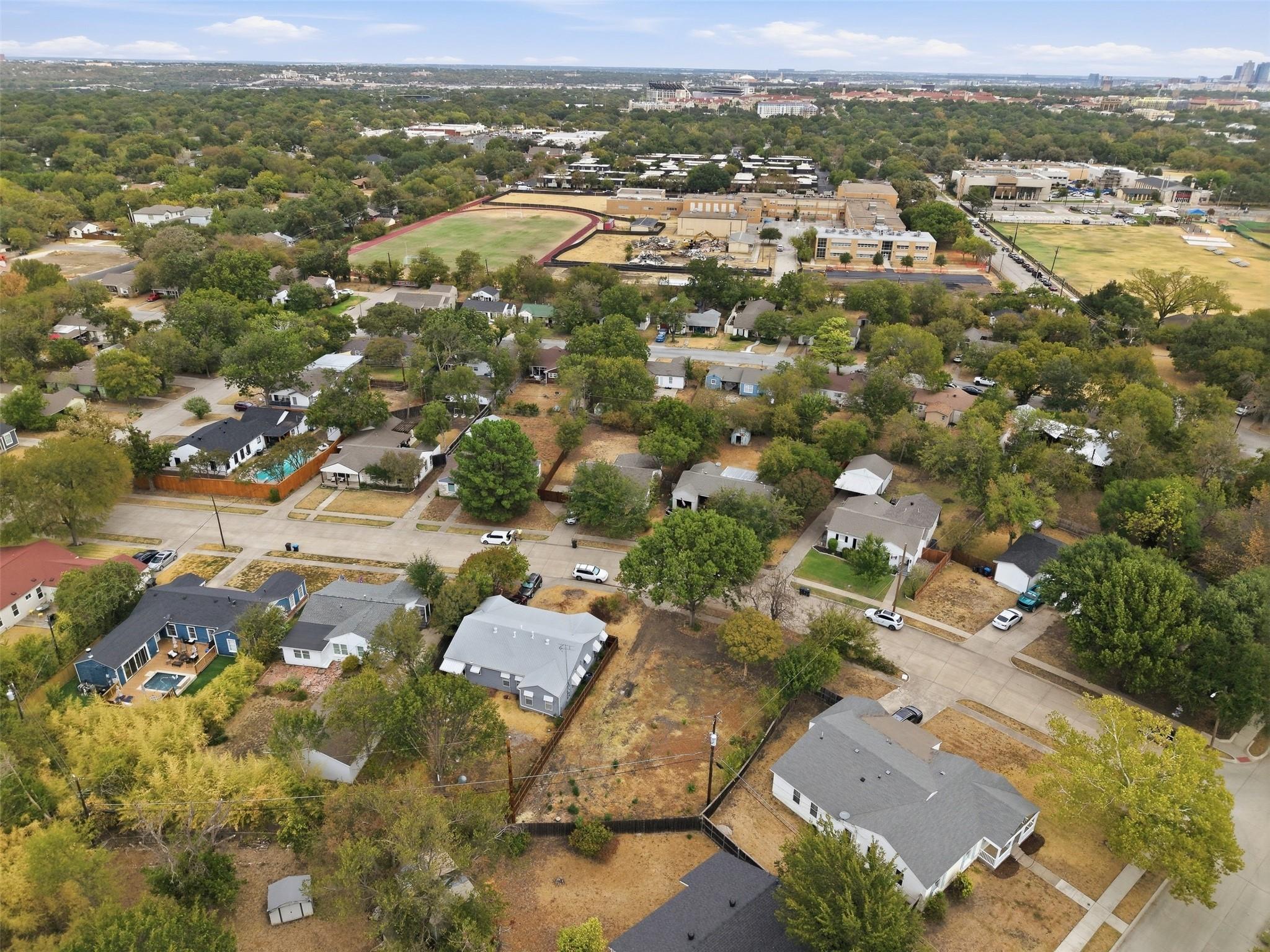 main property photo 13