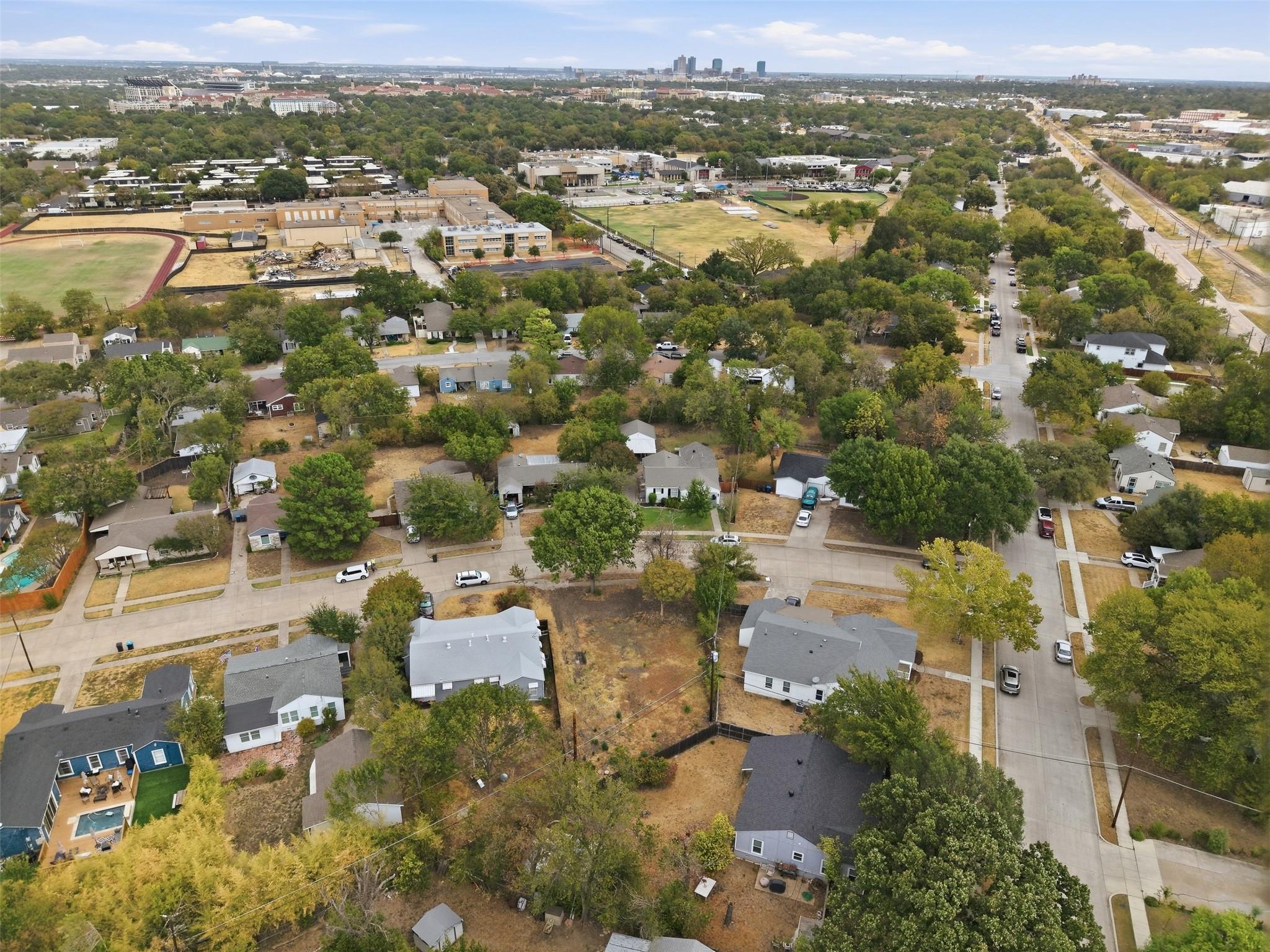 main property photo 14