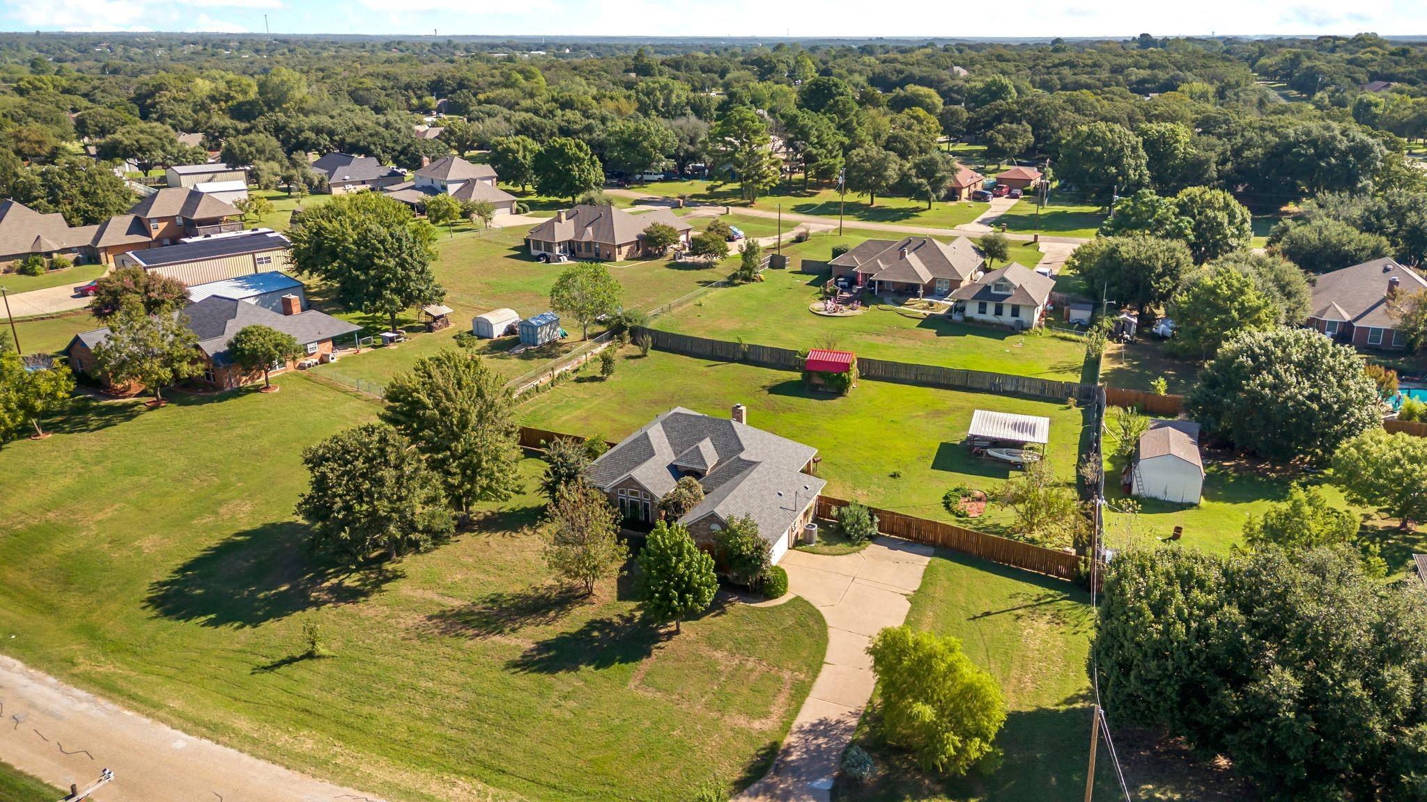 main property photo 28