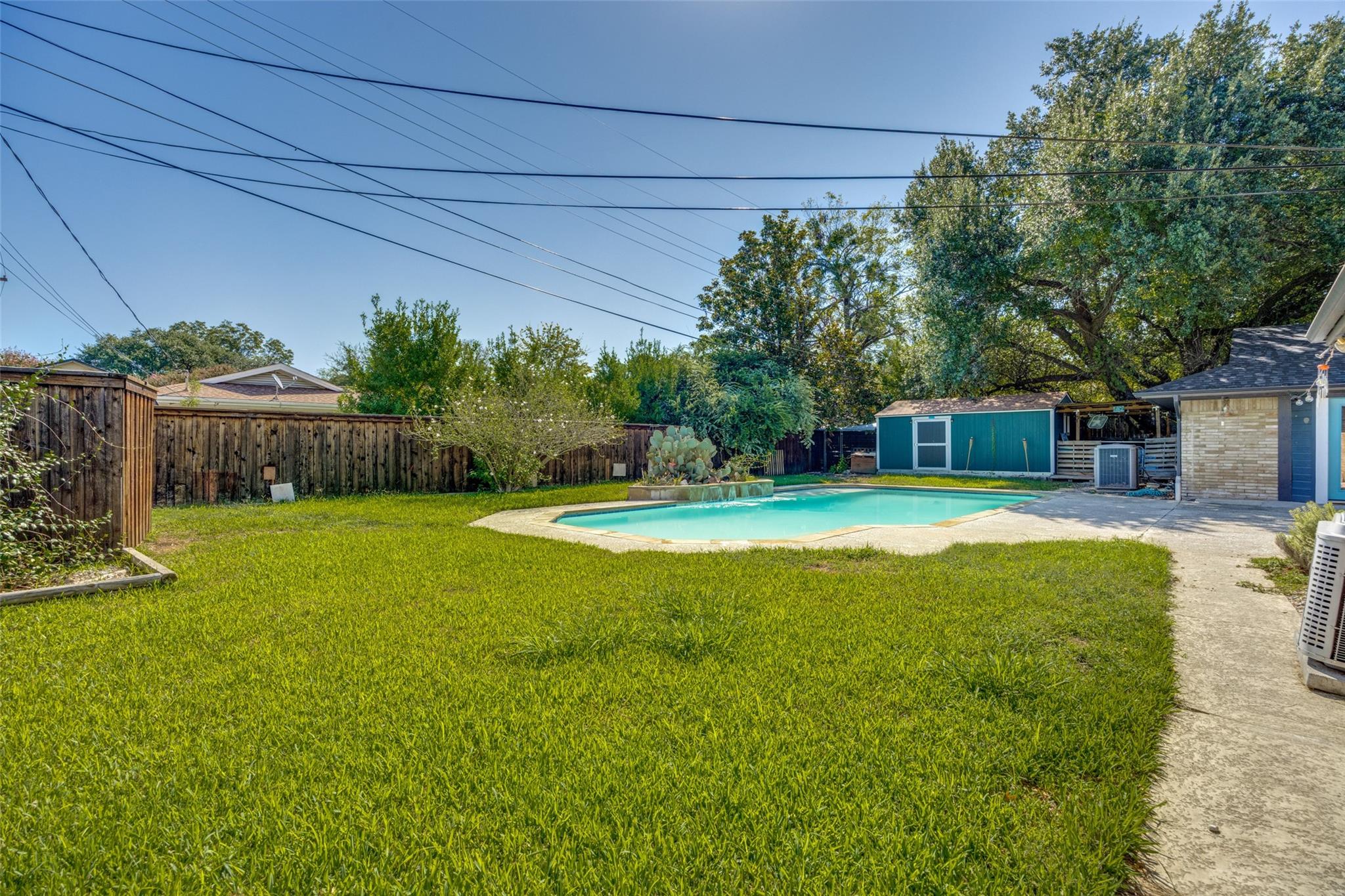 main property photo 35