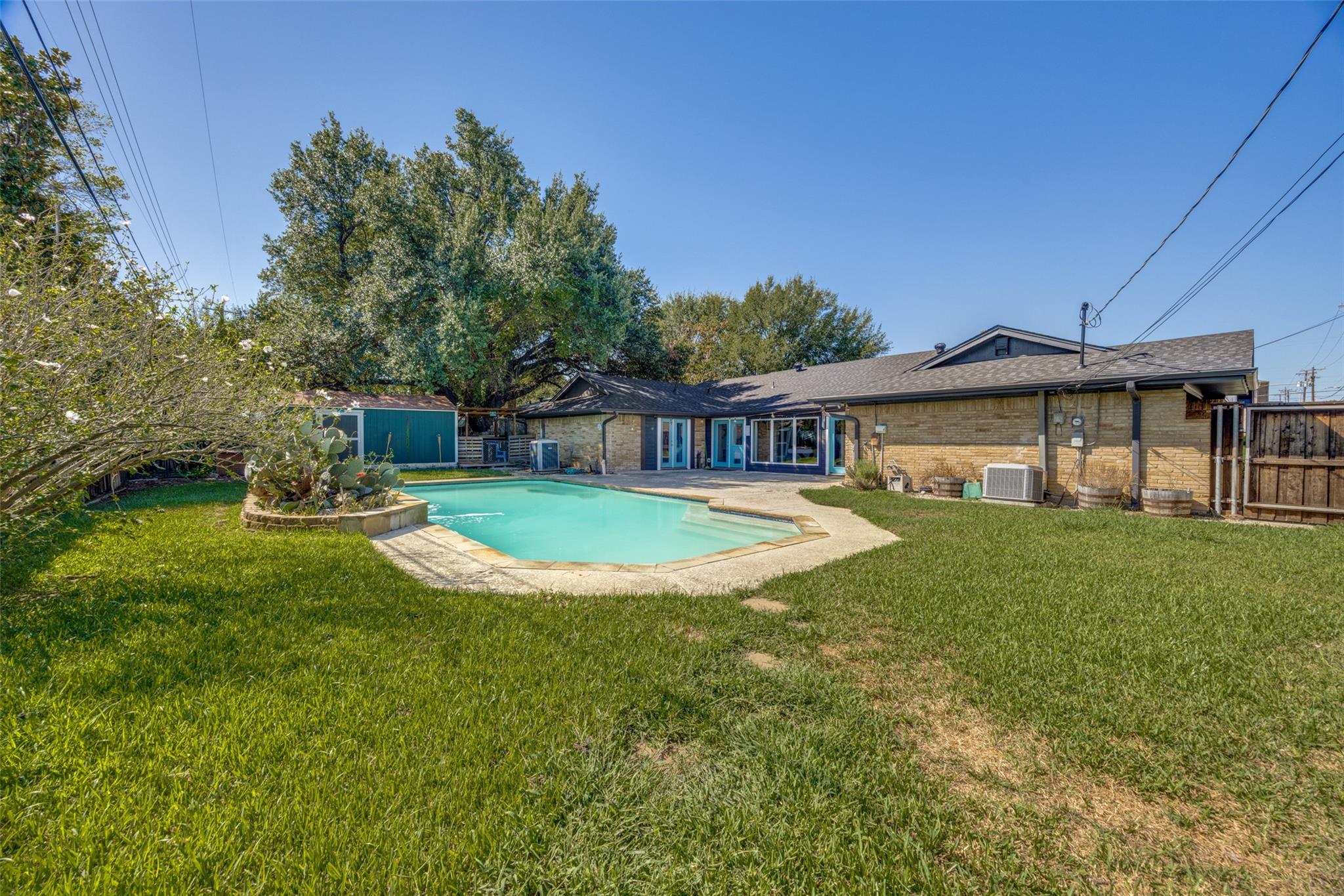 main property photo 36