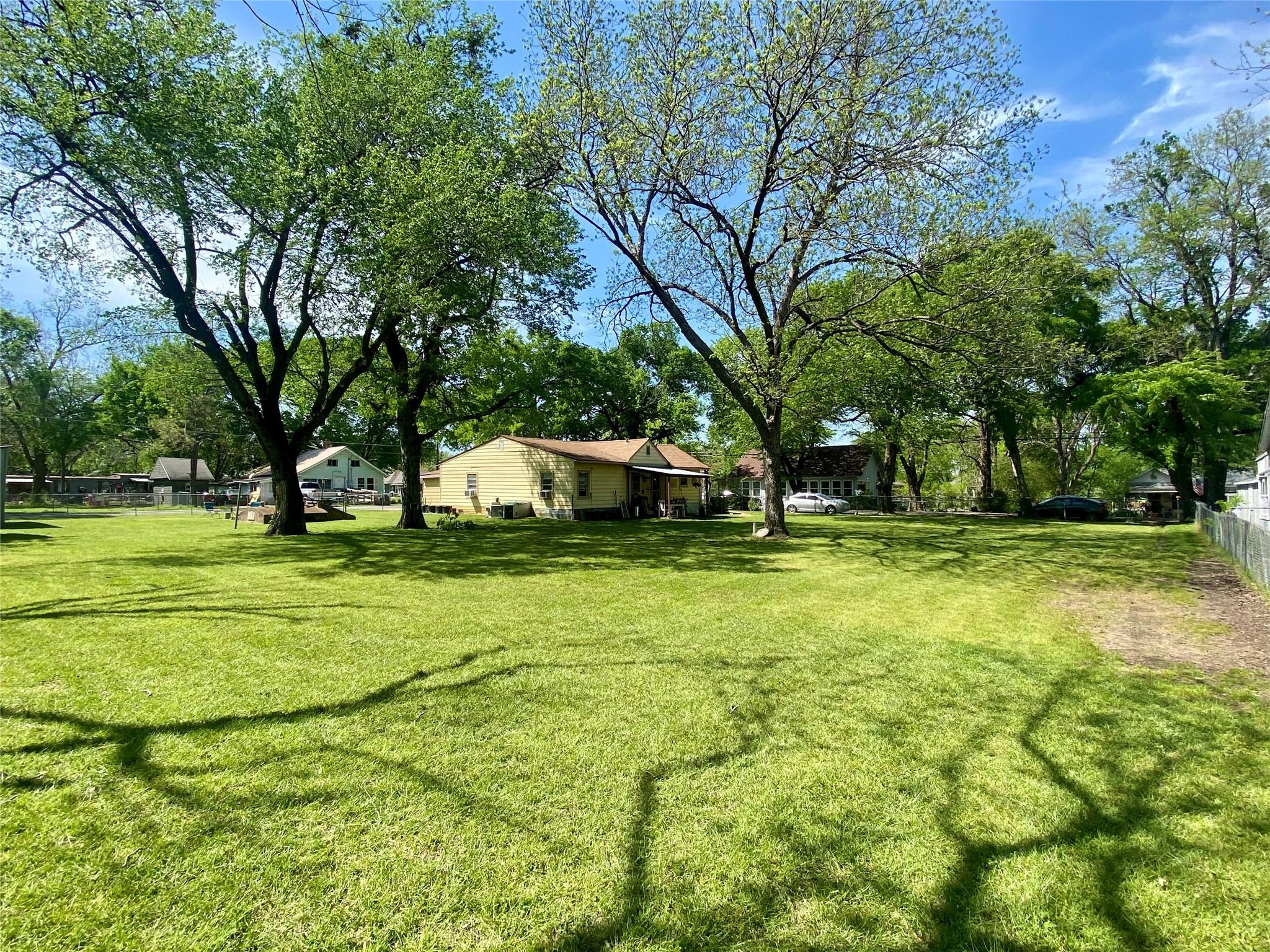 main property photo 15