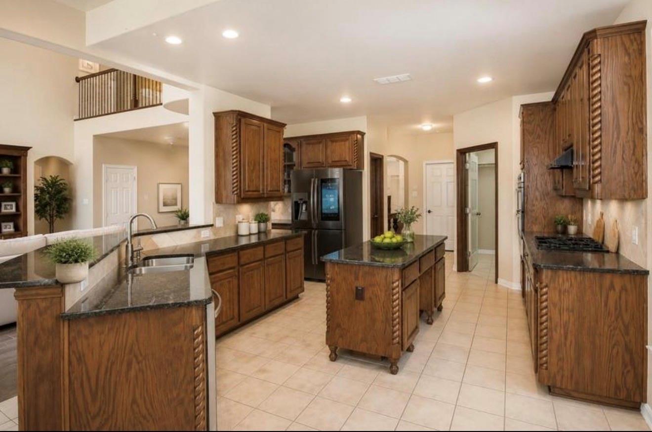 main property photo 8
