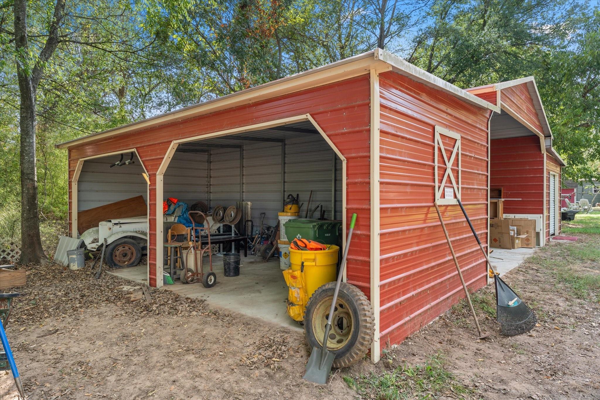 main property photo 28