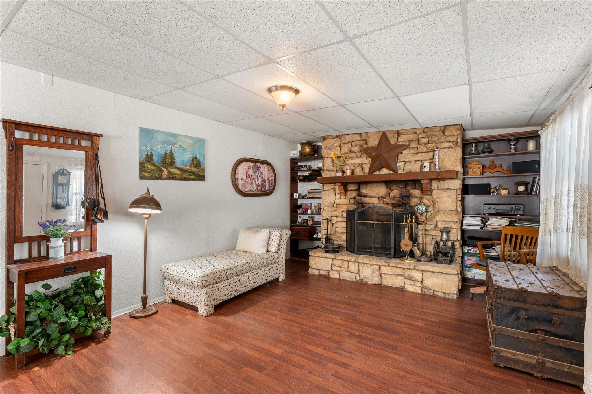 main property photo 6