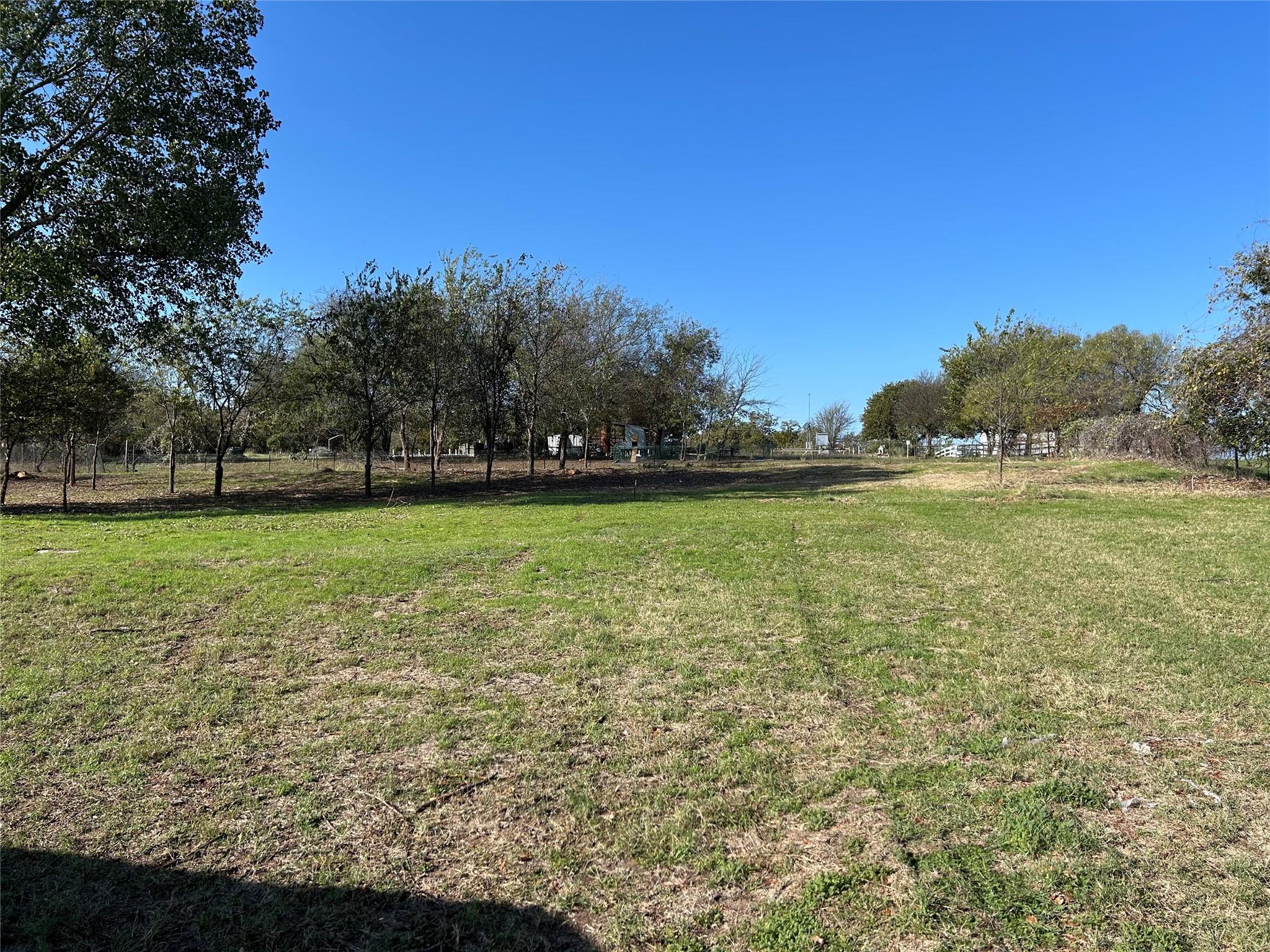 main property photo 16