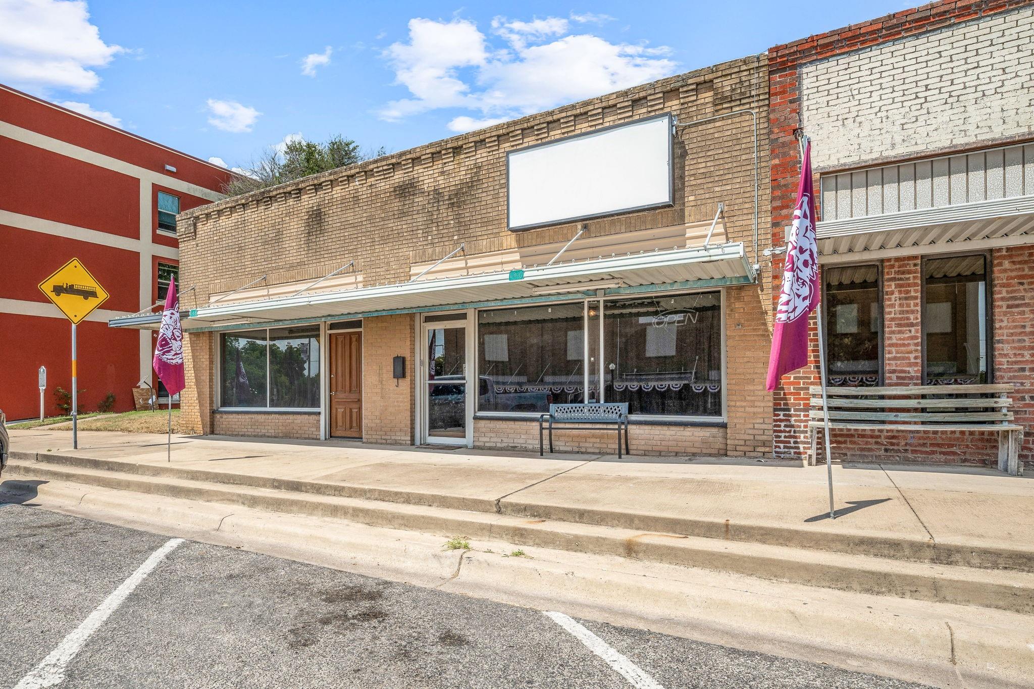 main property photo 28