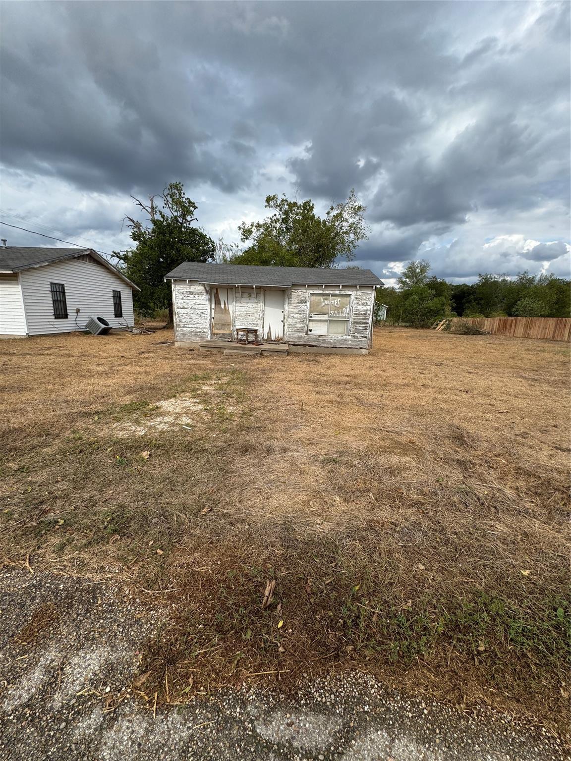 main property photo 20