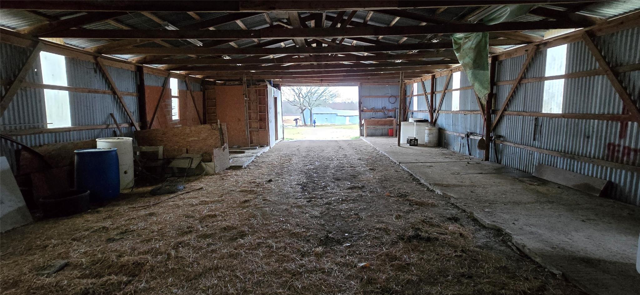 main property photo 28