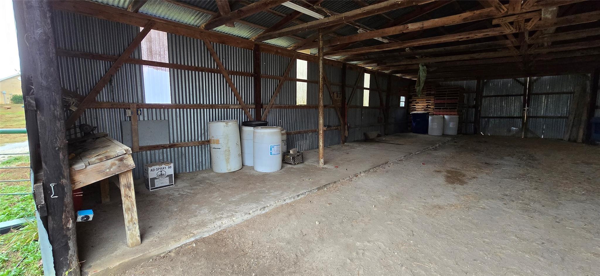 main property photo 30
