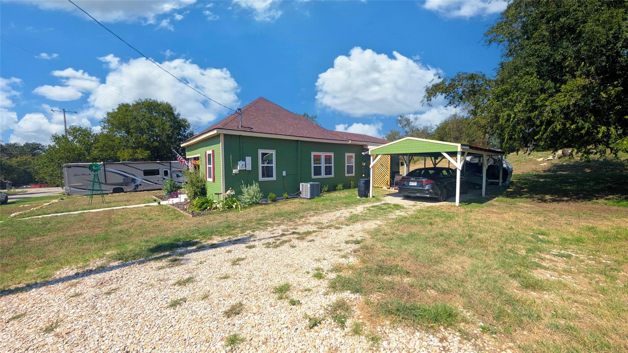 main property photo 3