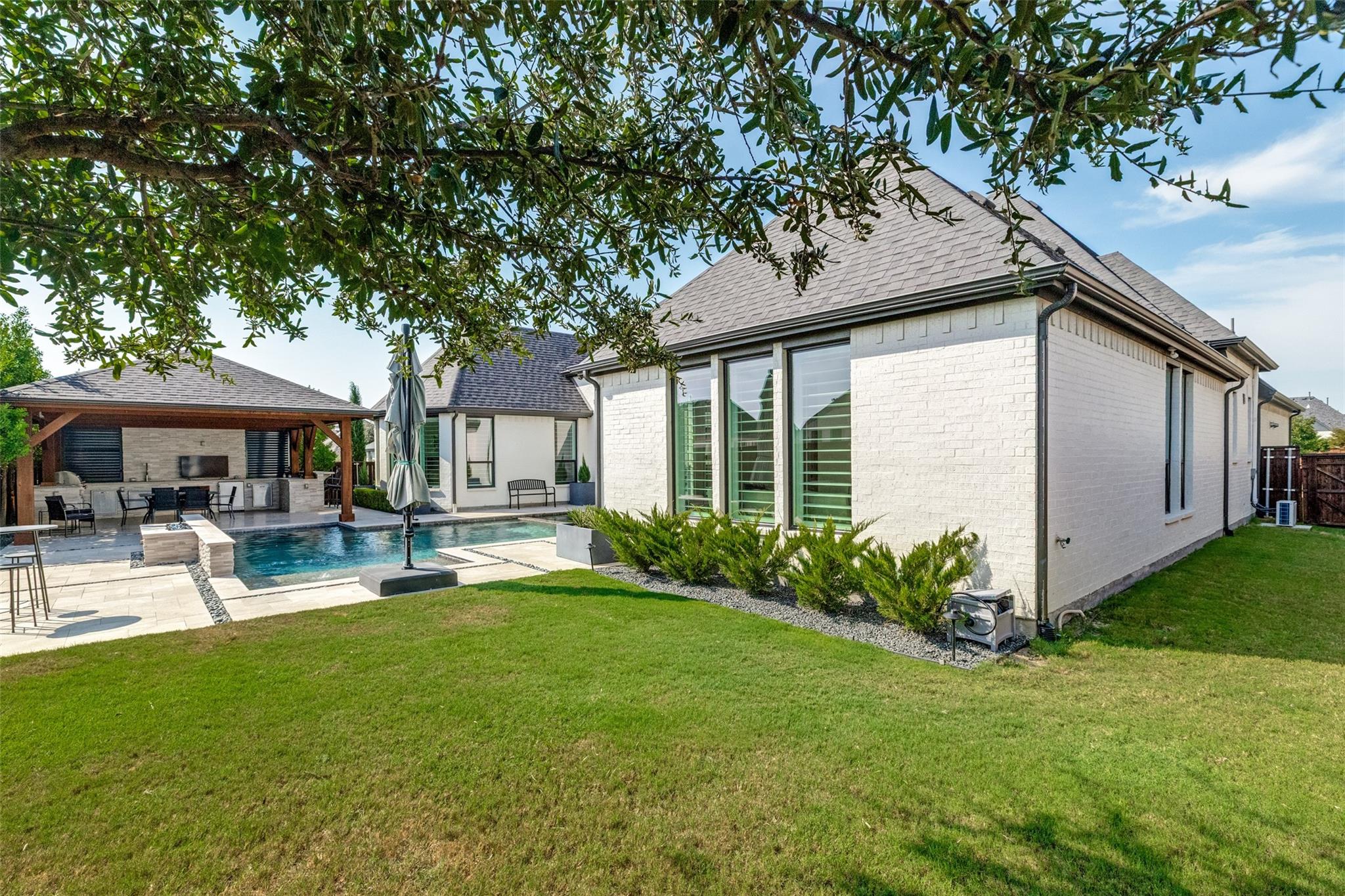 main property photo 35