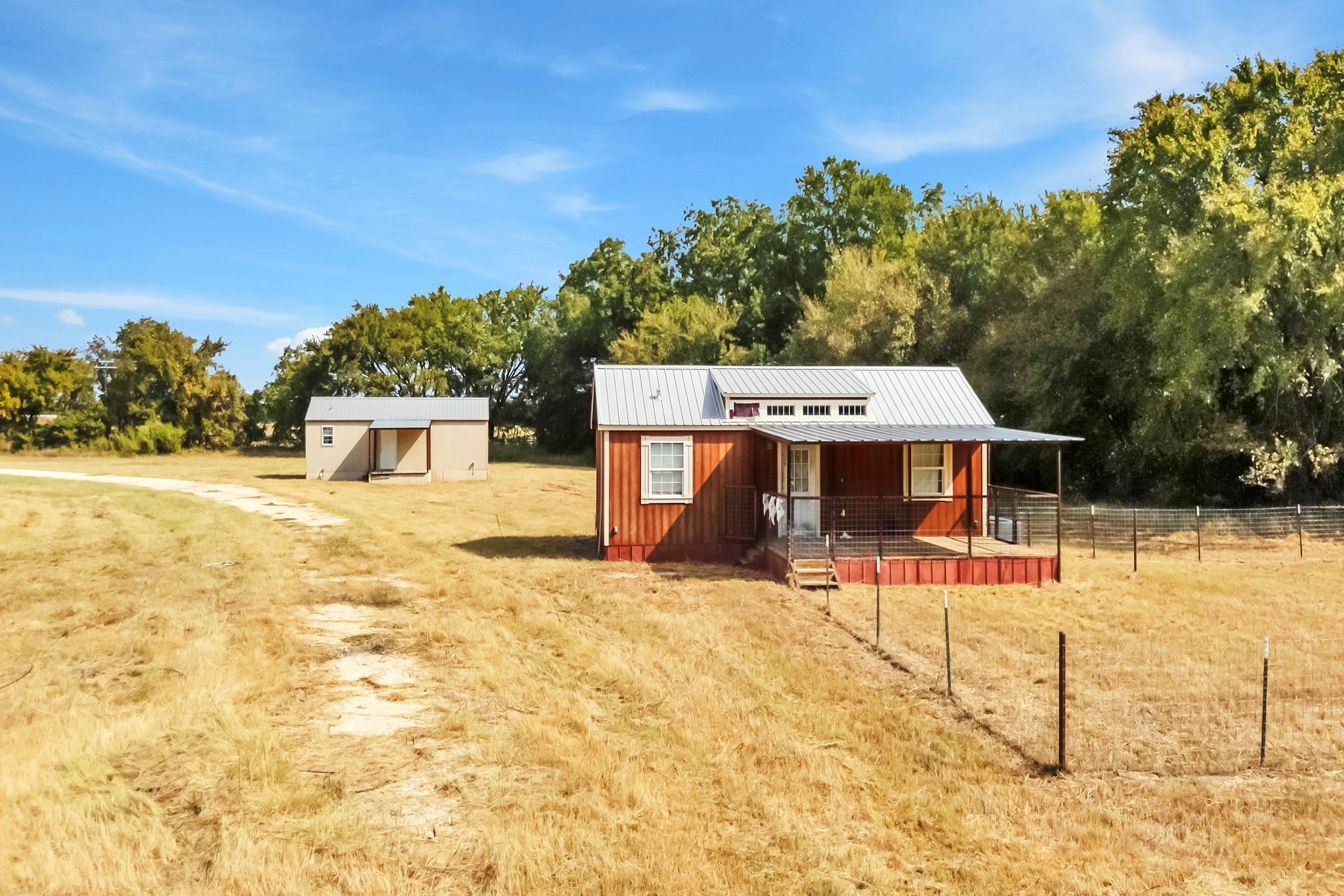main property photo 9