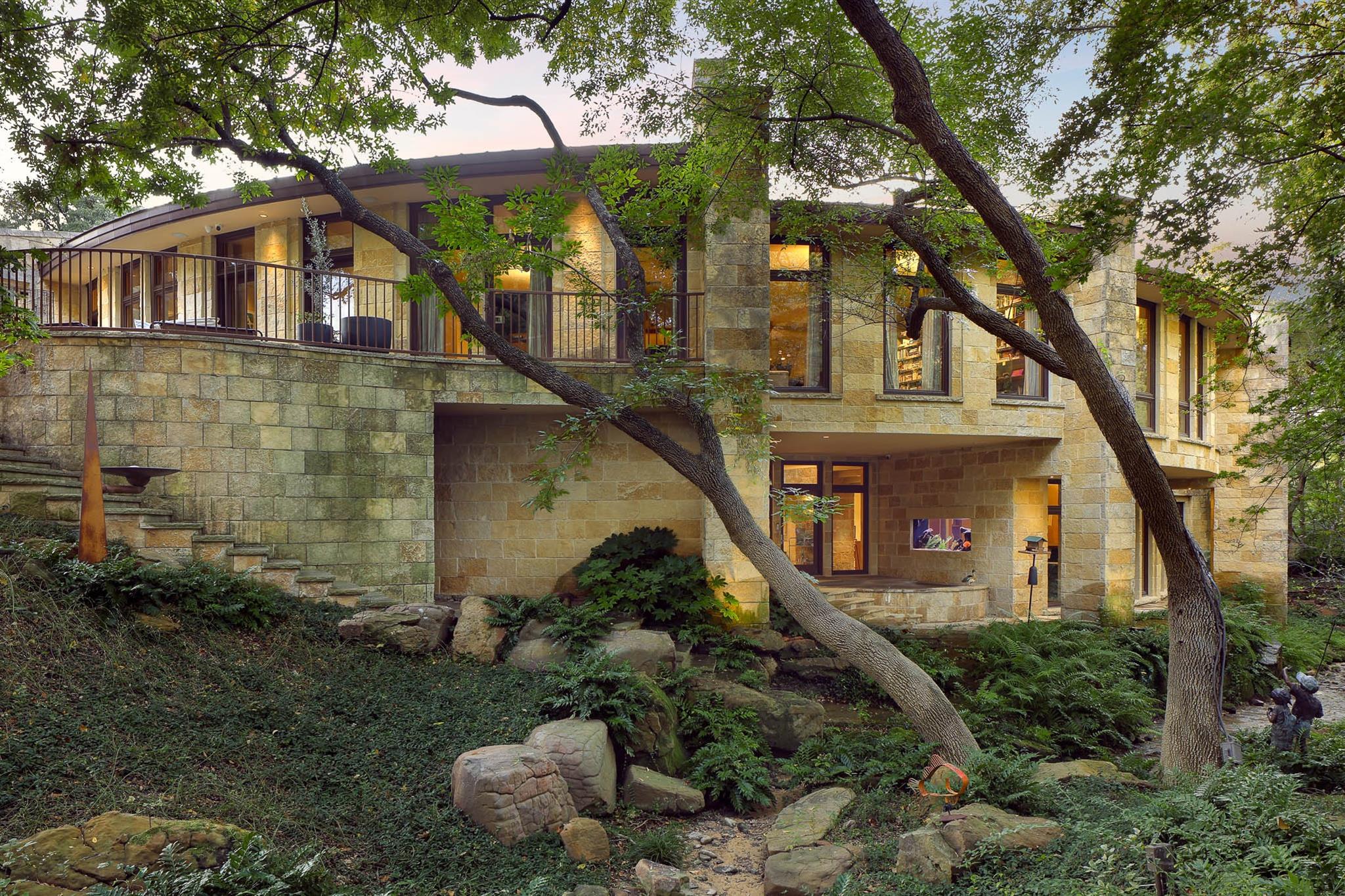 main property photo 17