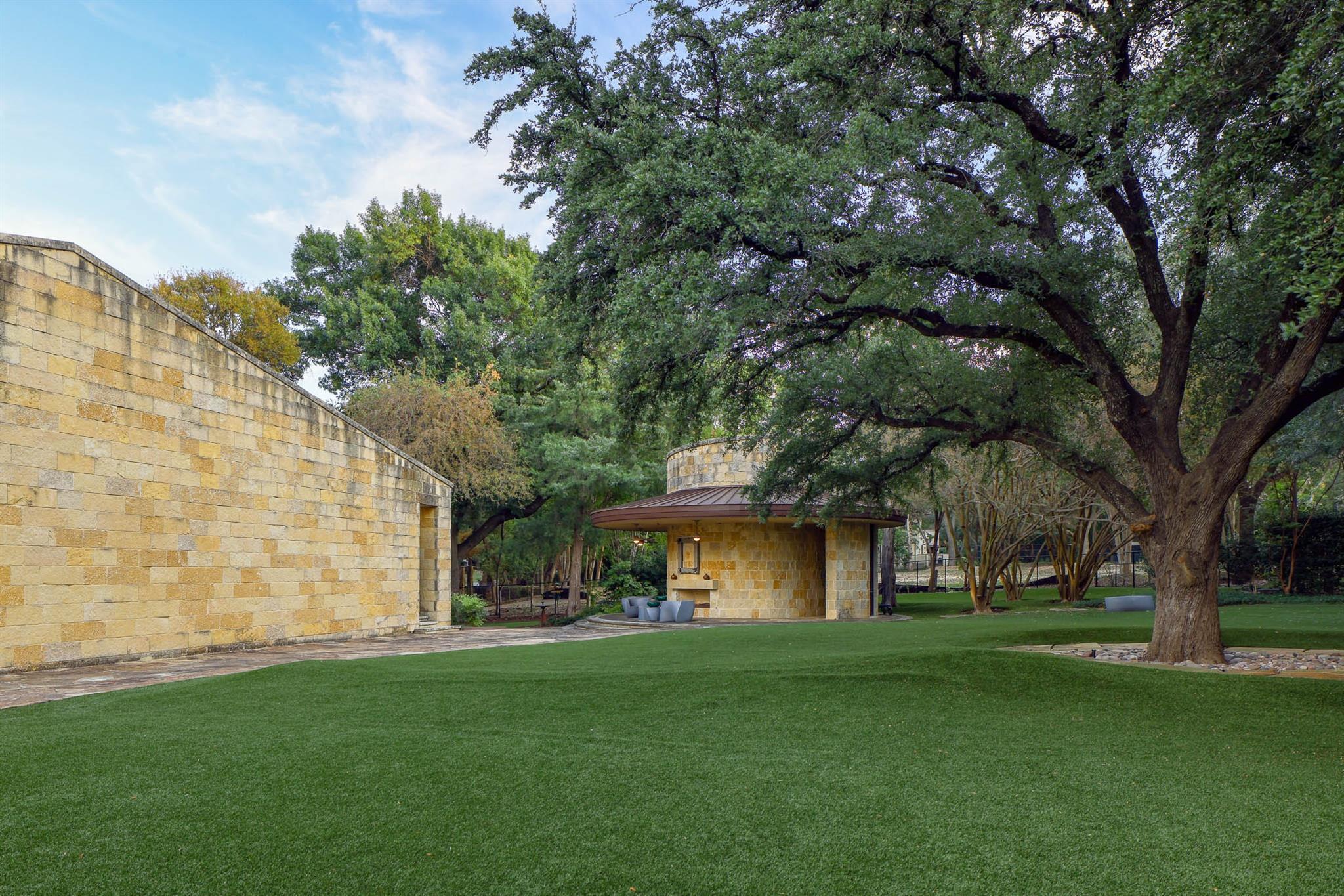 main property photo 19