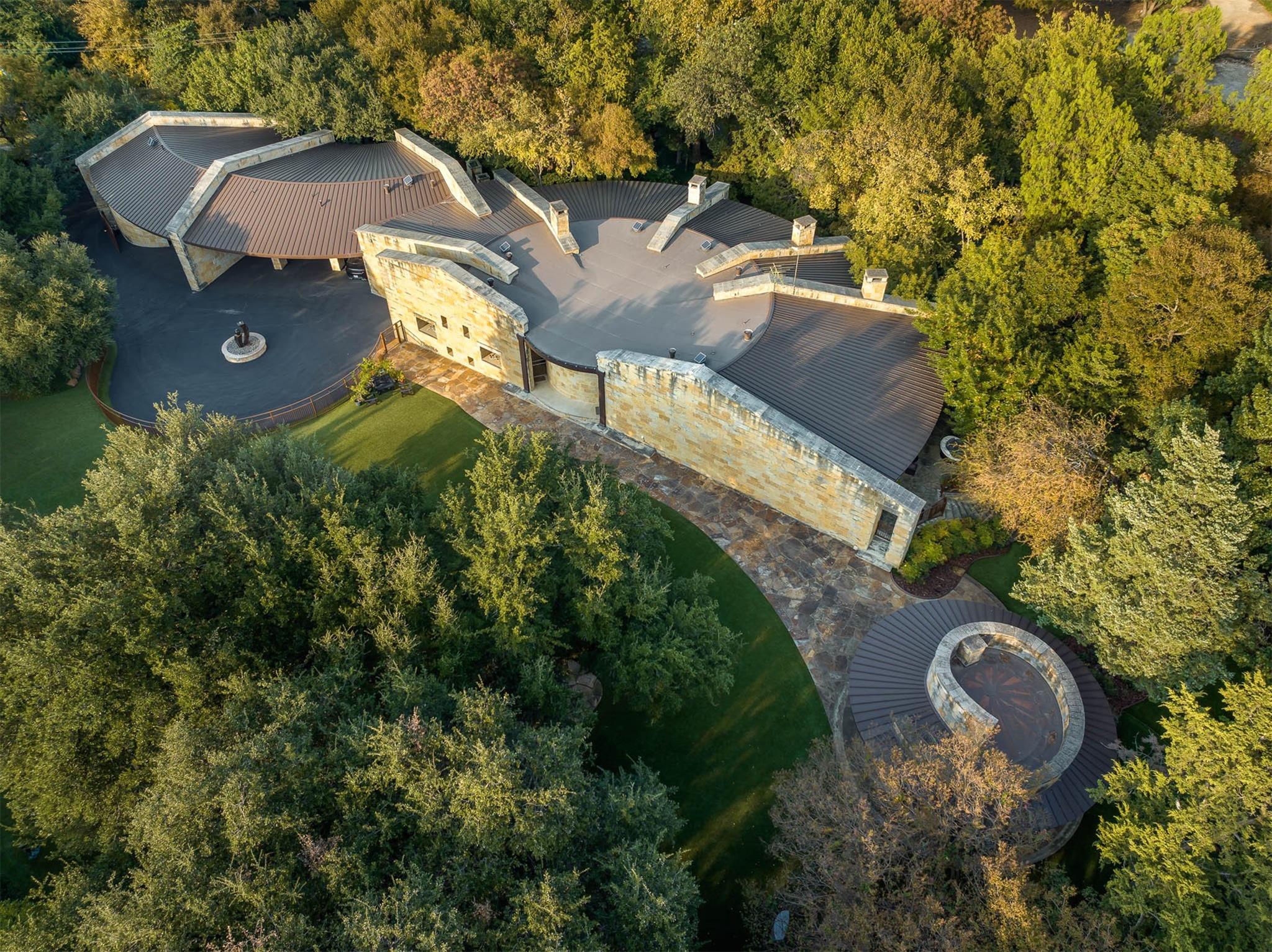 main property photo 25