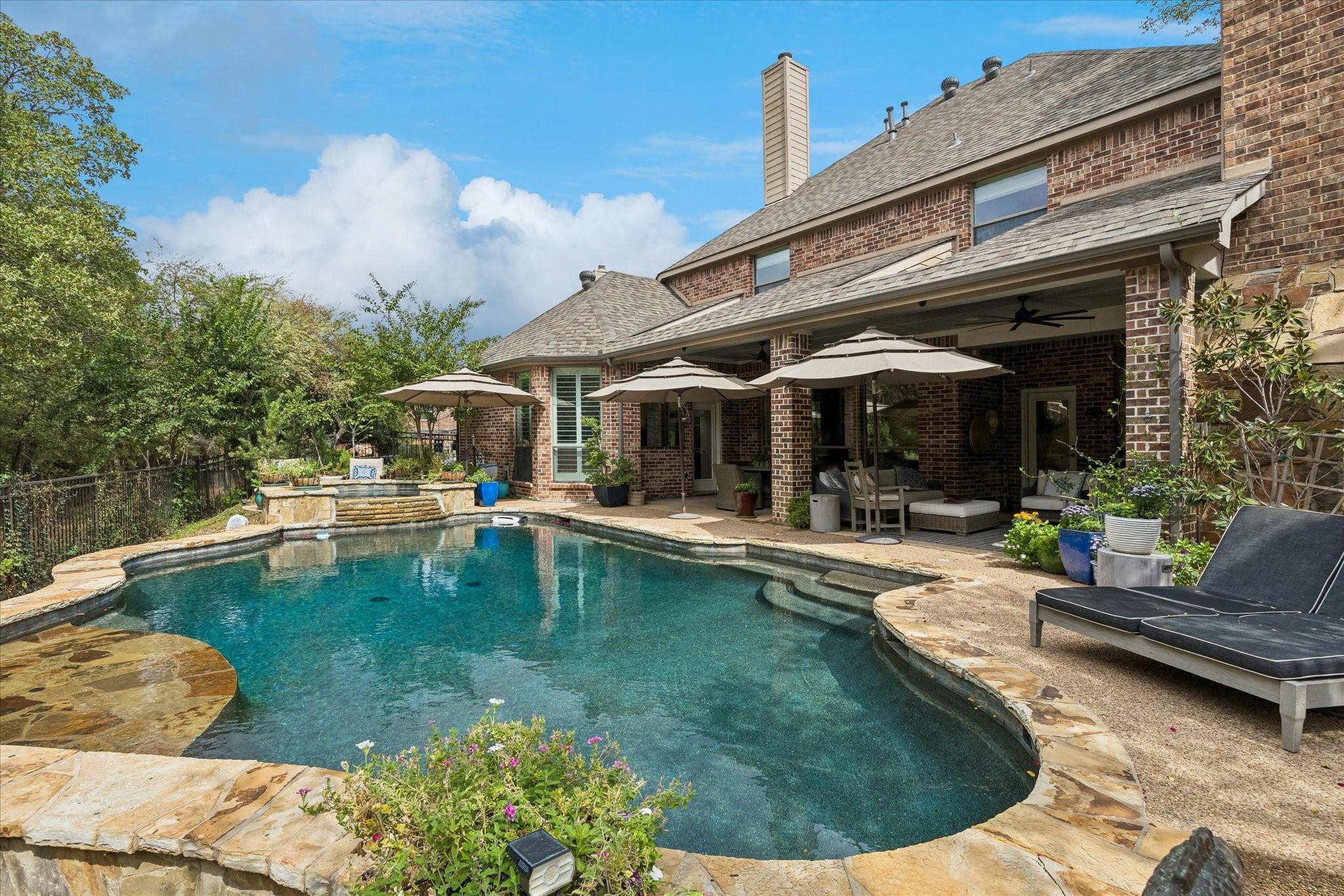 main property photo 28
