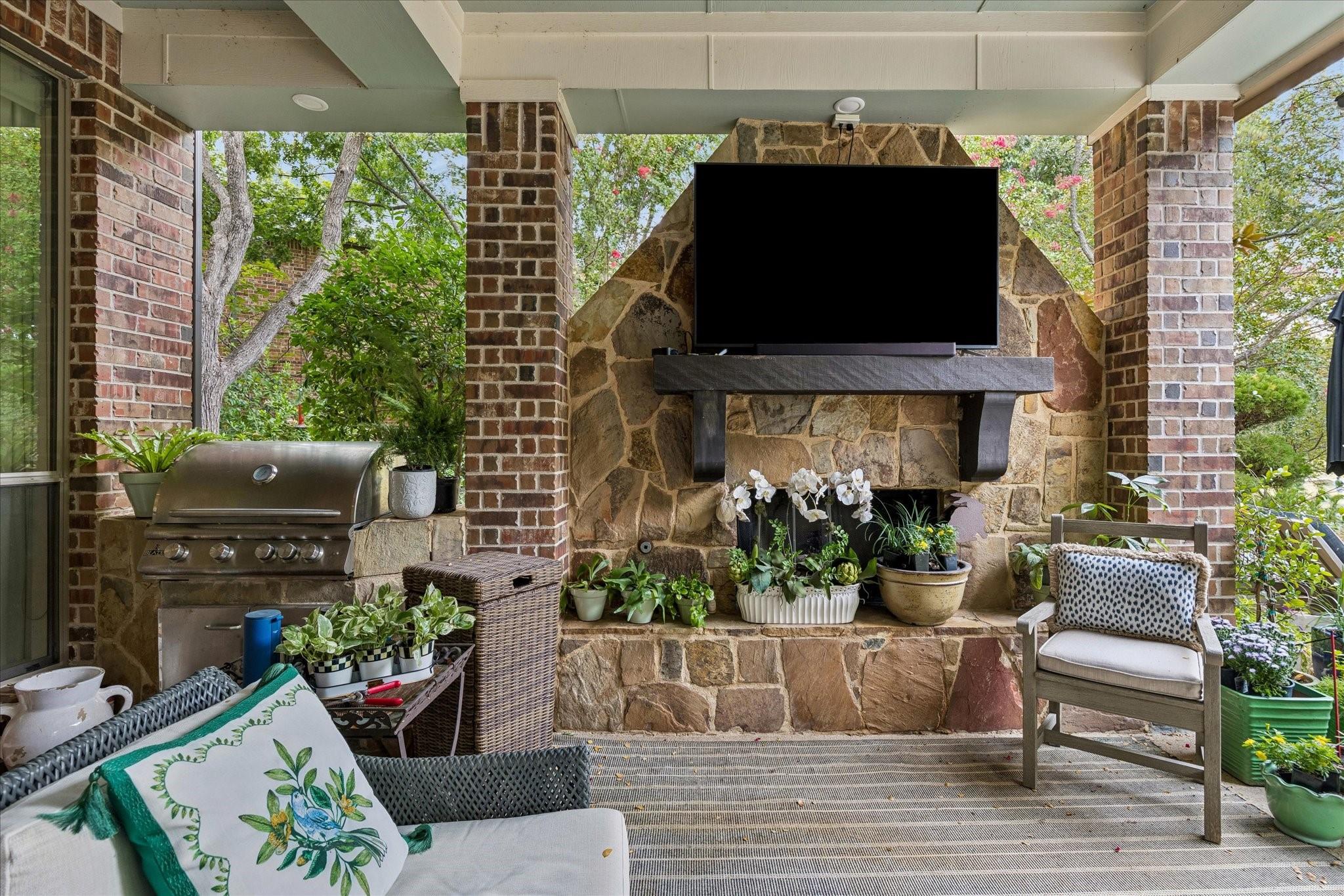 main property photo 30