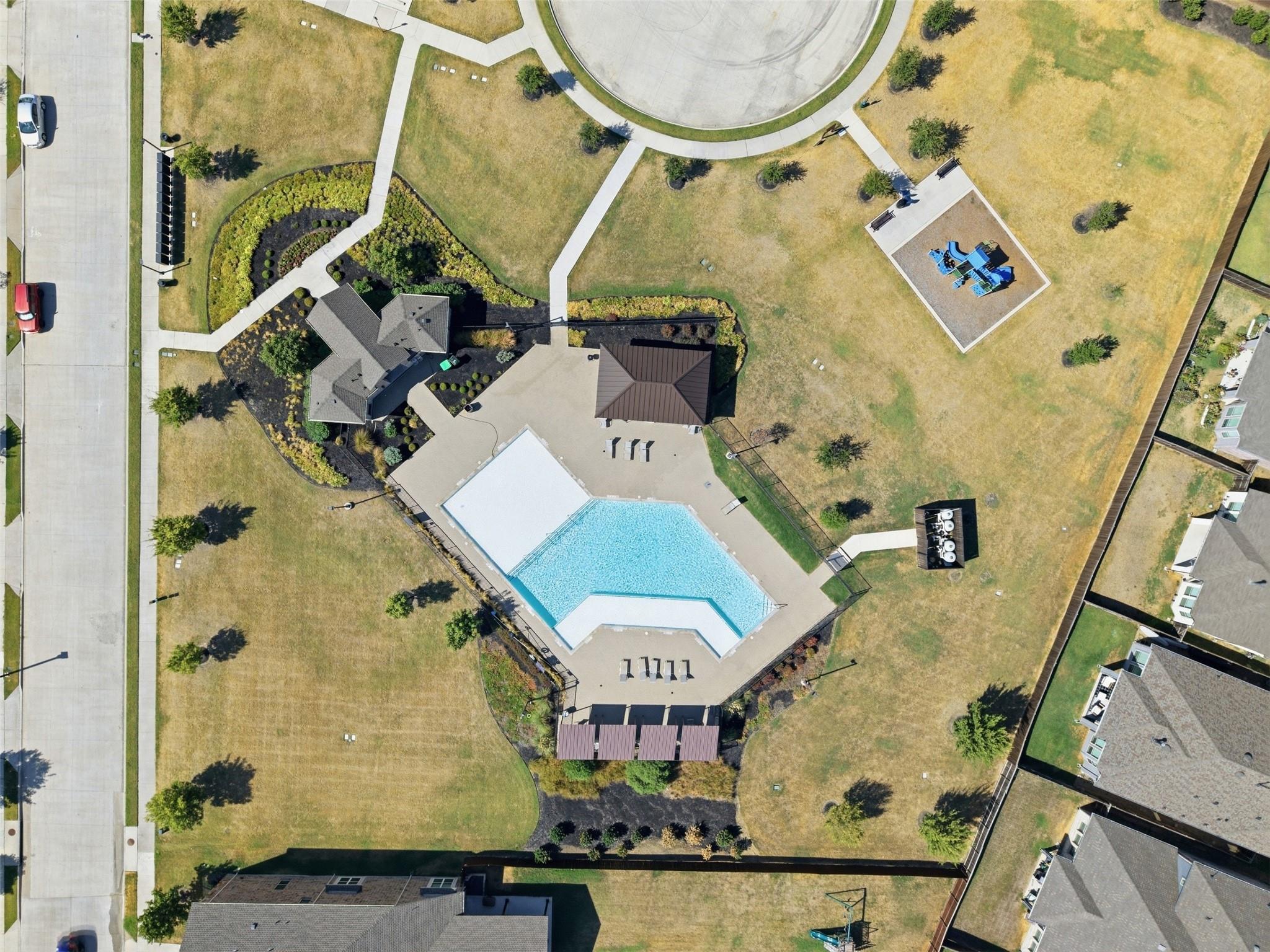 main property photo 36