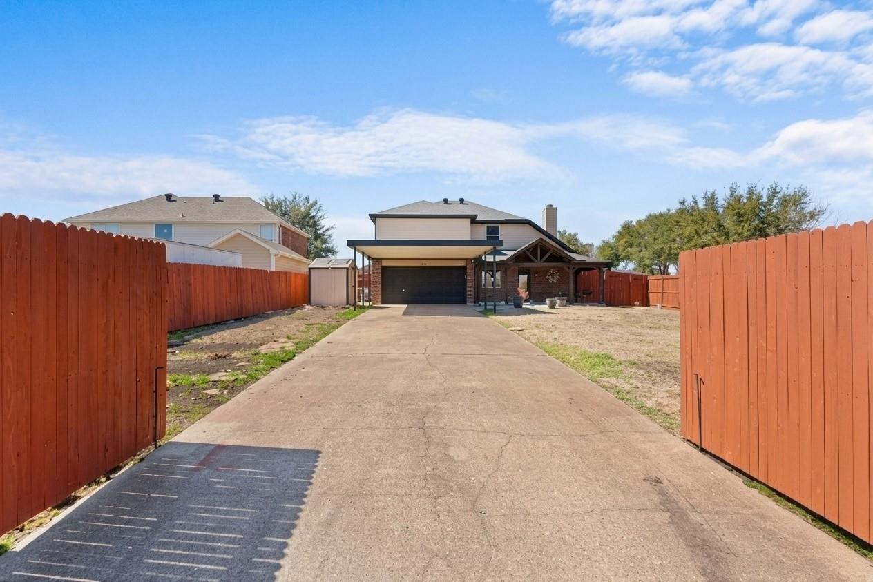 main property photo 23
