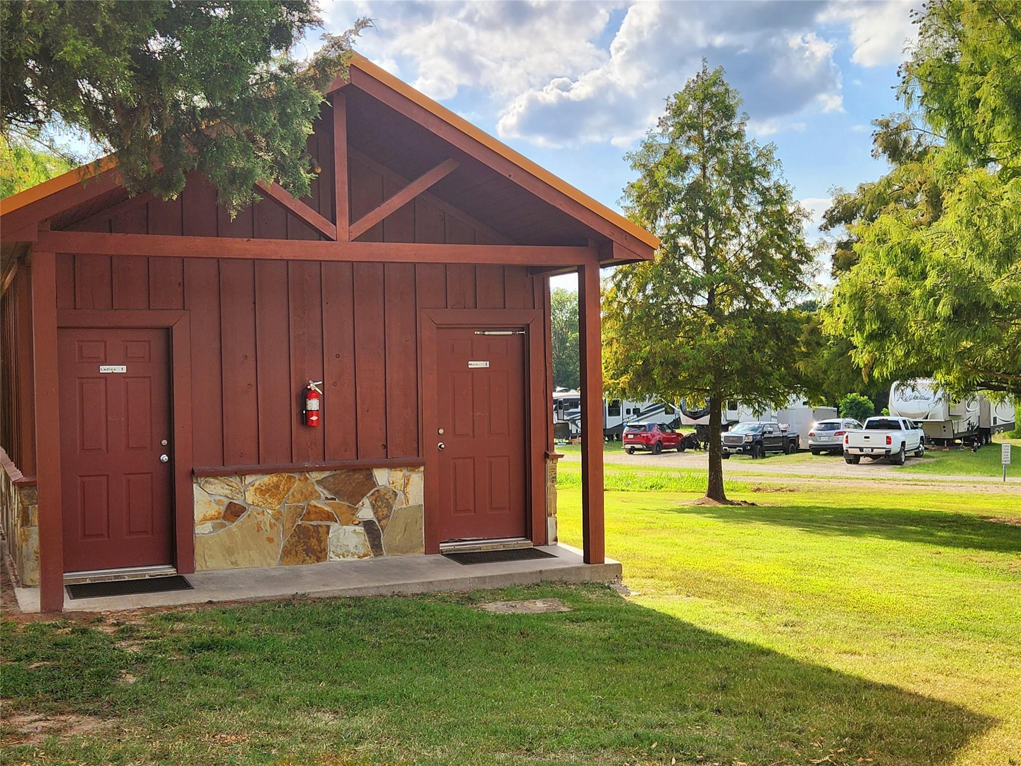 main property photo 31