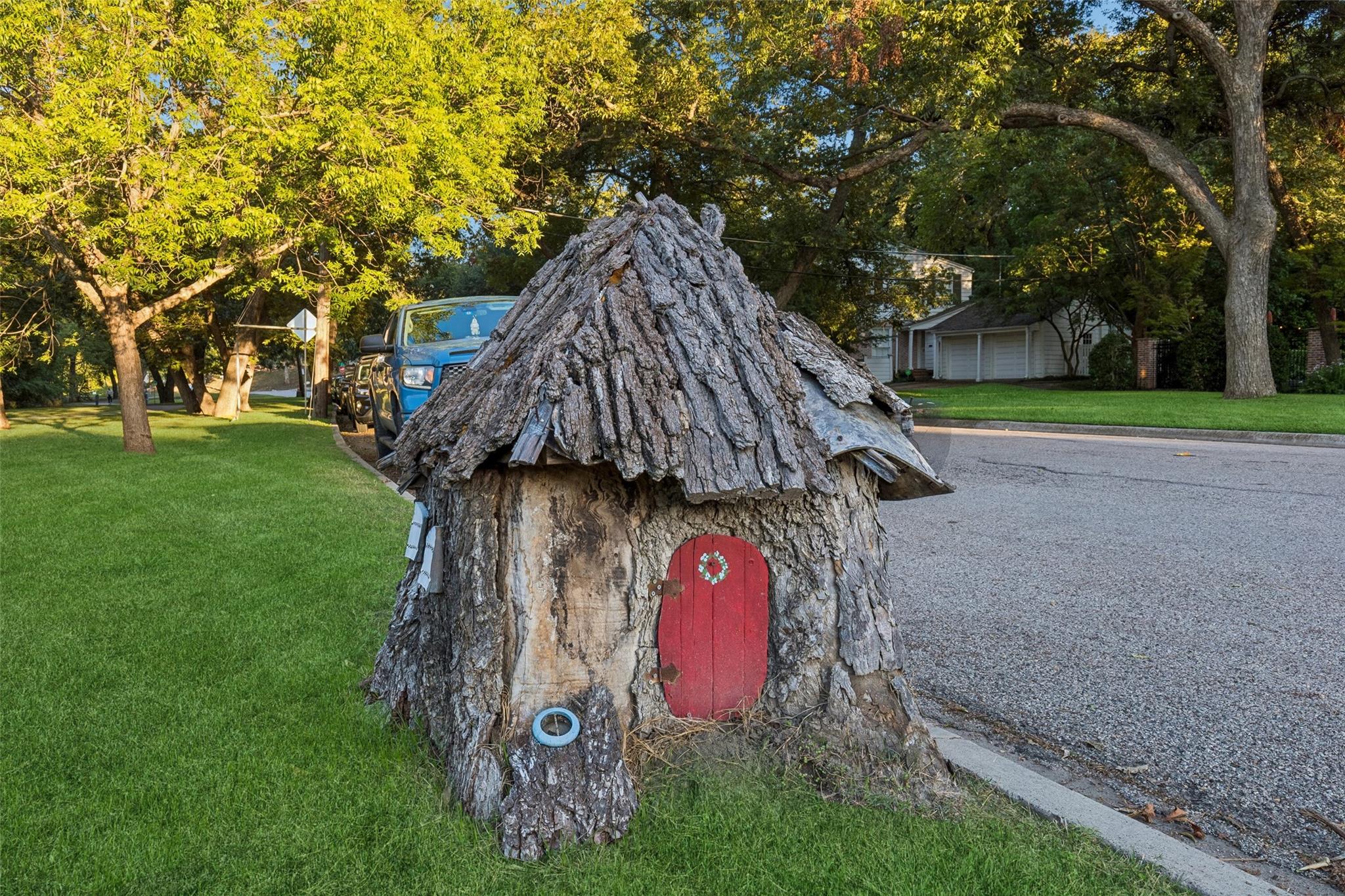 main property photo 28