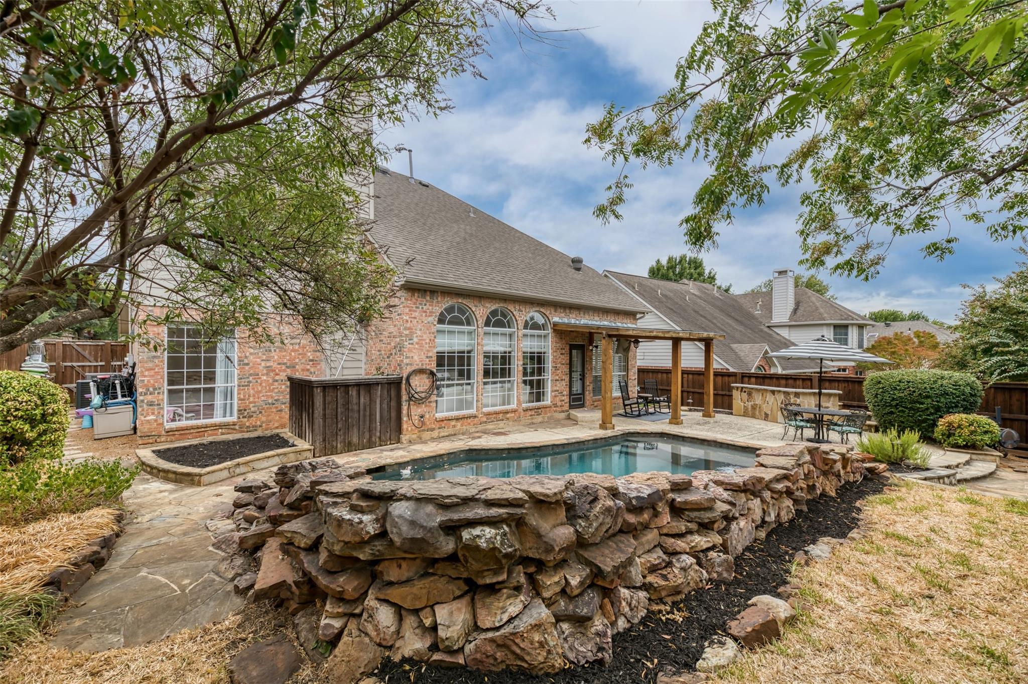 main property photo 34