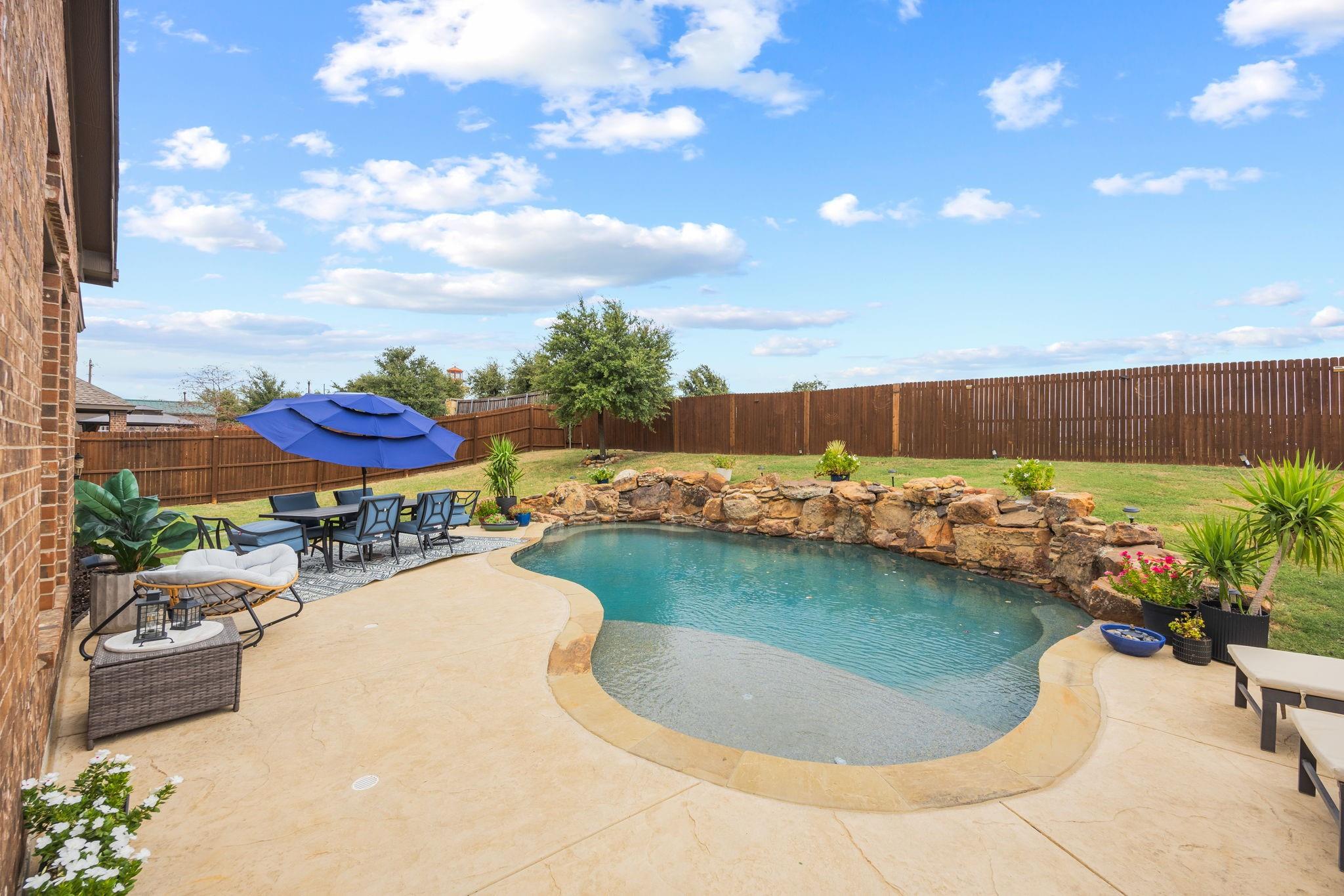 main property photo 23
