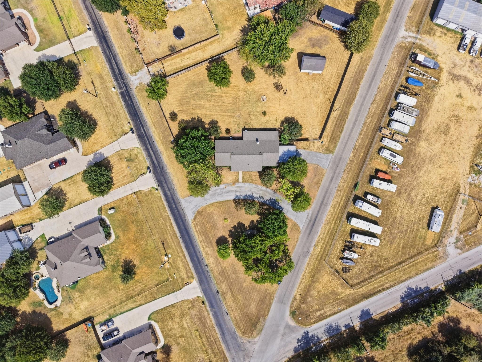 main property photo 30
