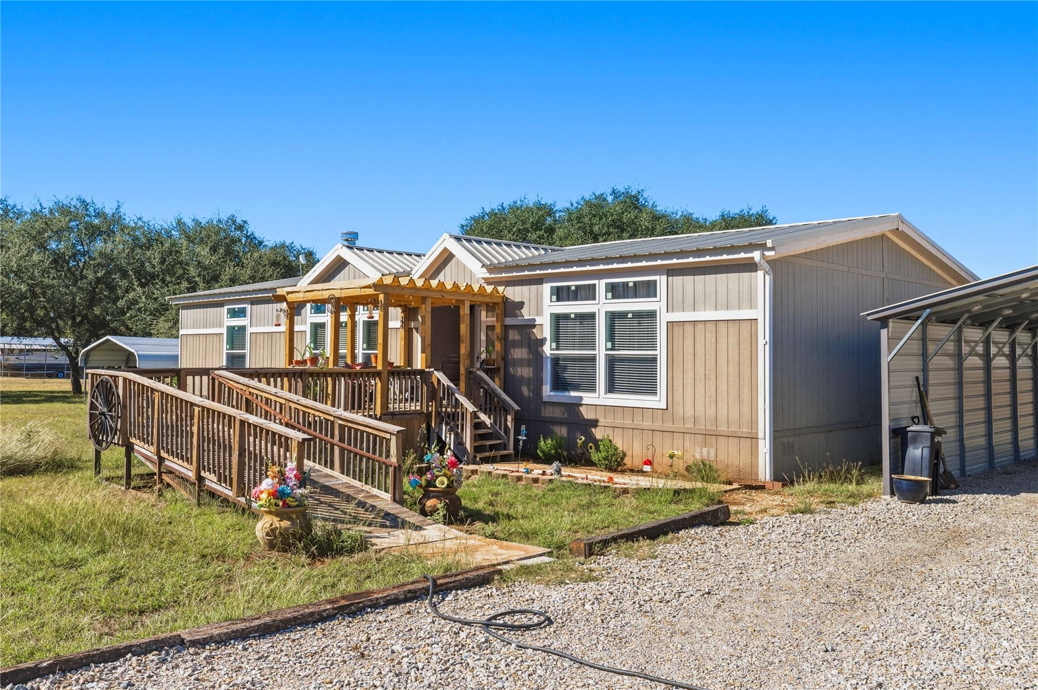 main property photo 19
