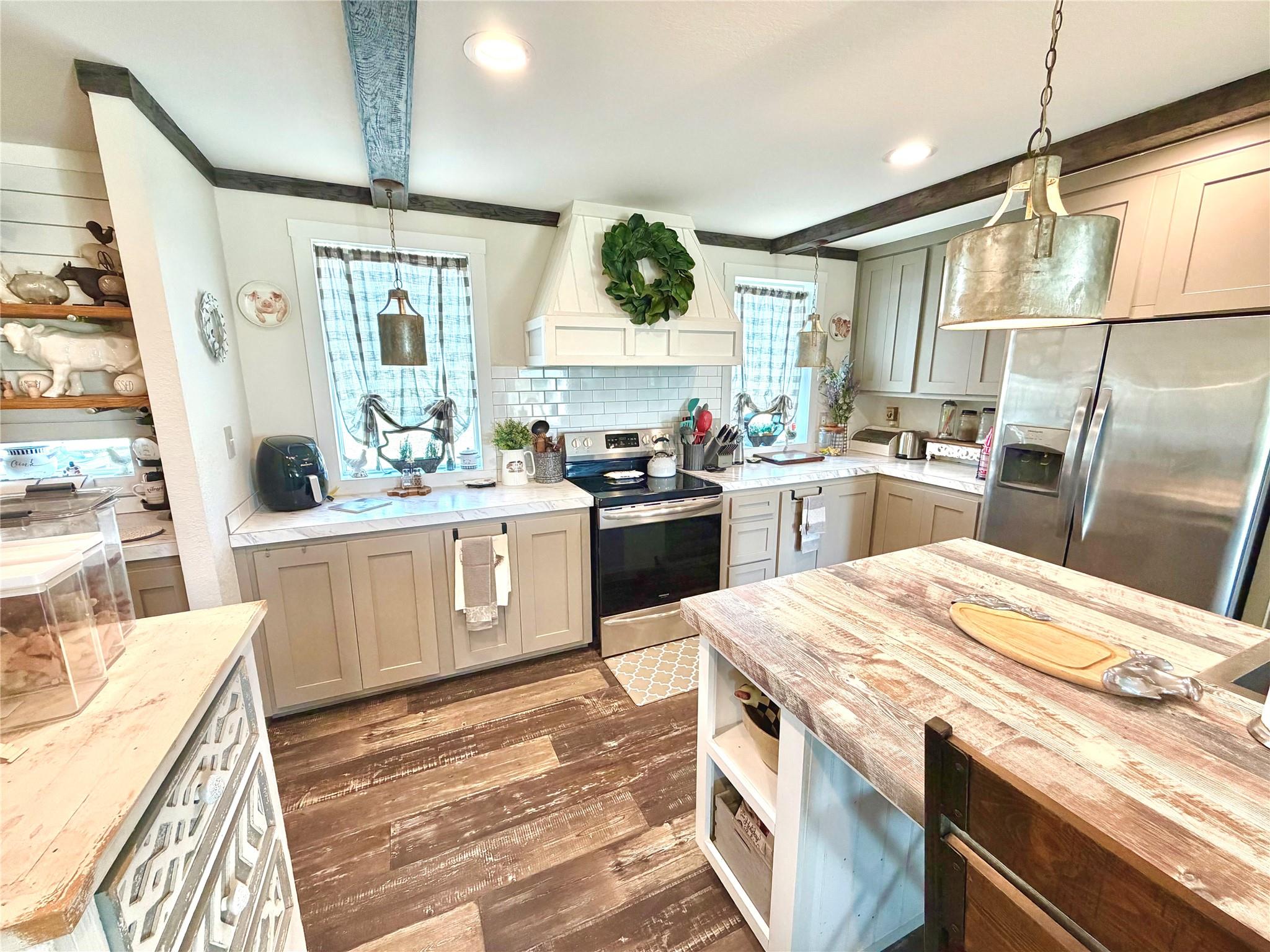 main property photo 16