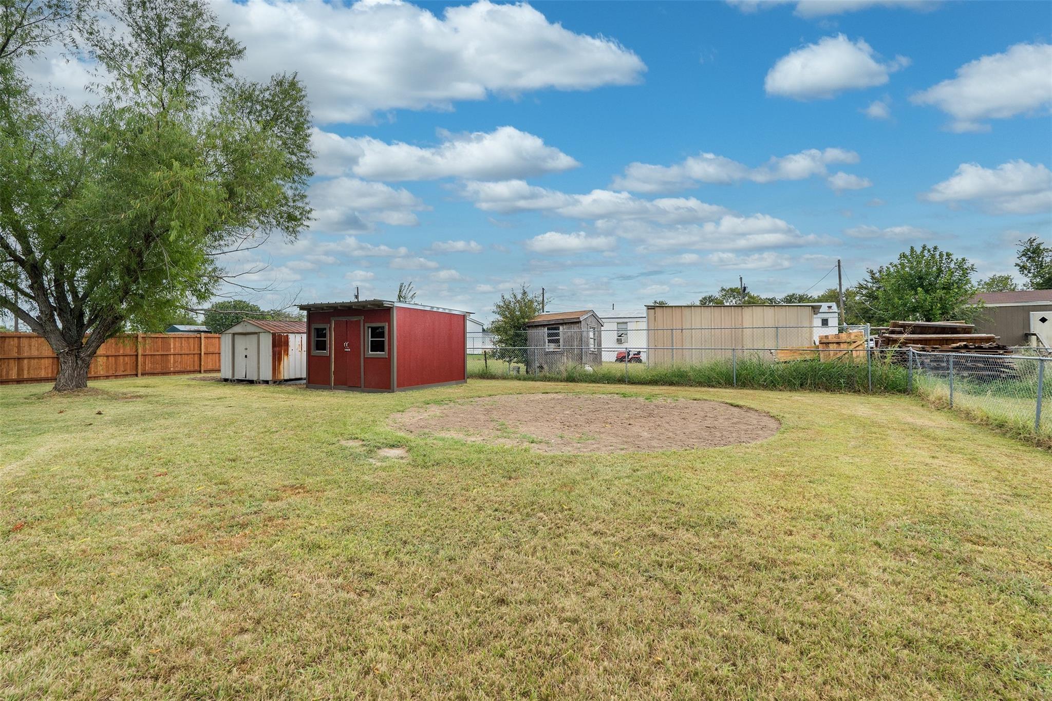 main property photo 22
